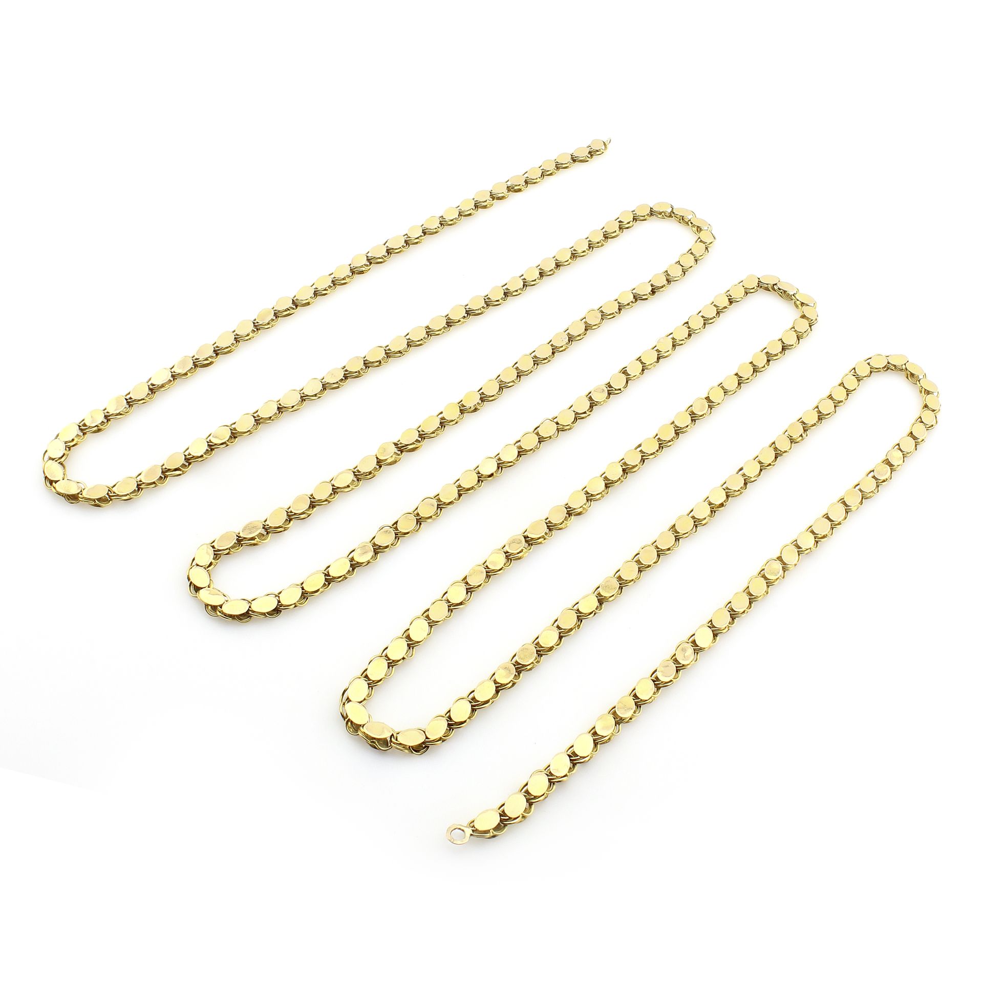 A FANCY LINK LONGCHAIN NECKLACE in 18ct yellow gold comprising a single row of figure-of-eight links