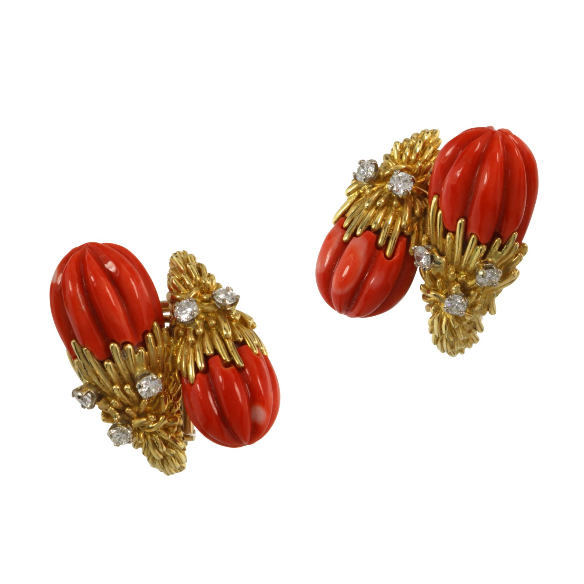 A PAIR OF VINTAGE CORAL AND DIAMOND CLIP EARRINGS in 18ct yellow gold, each designed with opposing