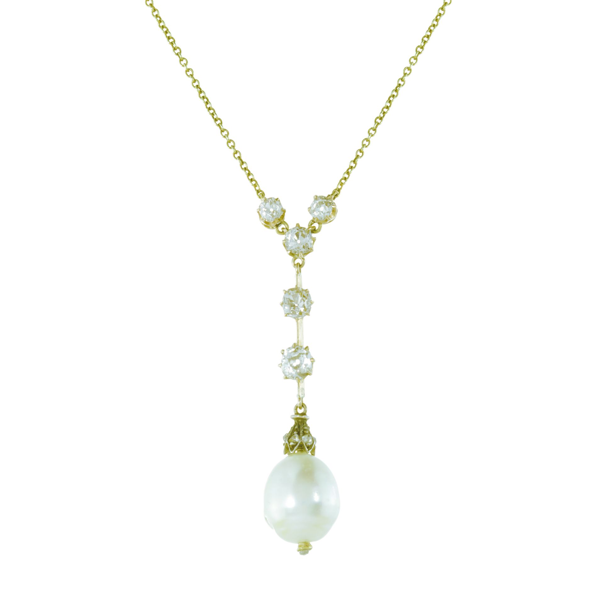 AN ANTIQUE PEARL AND DIAMOND NECKLACE in high carat yellow gold, set with a pearl of 11.7mm