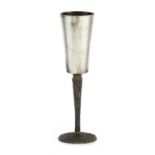 A VINTAGE STERLING SILVER CHAMPAGNE FLUTE / GOBLET BY STUART DEVLIN, LONDON 1971 the tapering