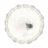 AN ANTIQUE GEORGE II STERLING SILVER SALVER / TRAY BY JOHN ROBINSON II, LONDON 1741 of circular