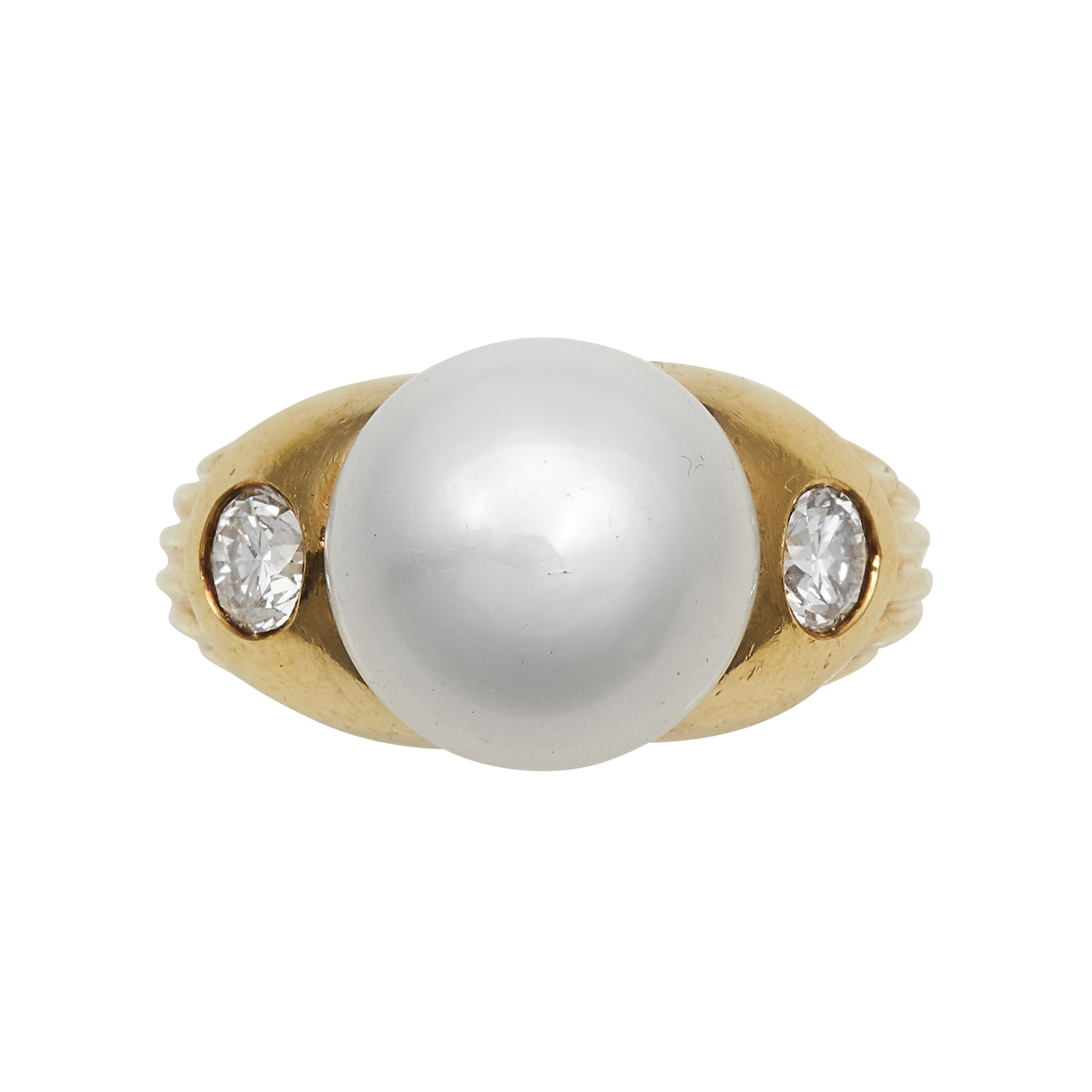 A PEARL AND DIAMOND THREE STONE RING in high carat yellow gold, set with a central pearl of 11.
