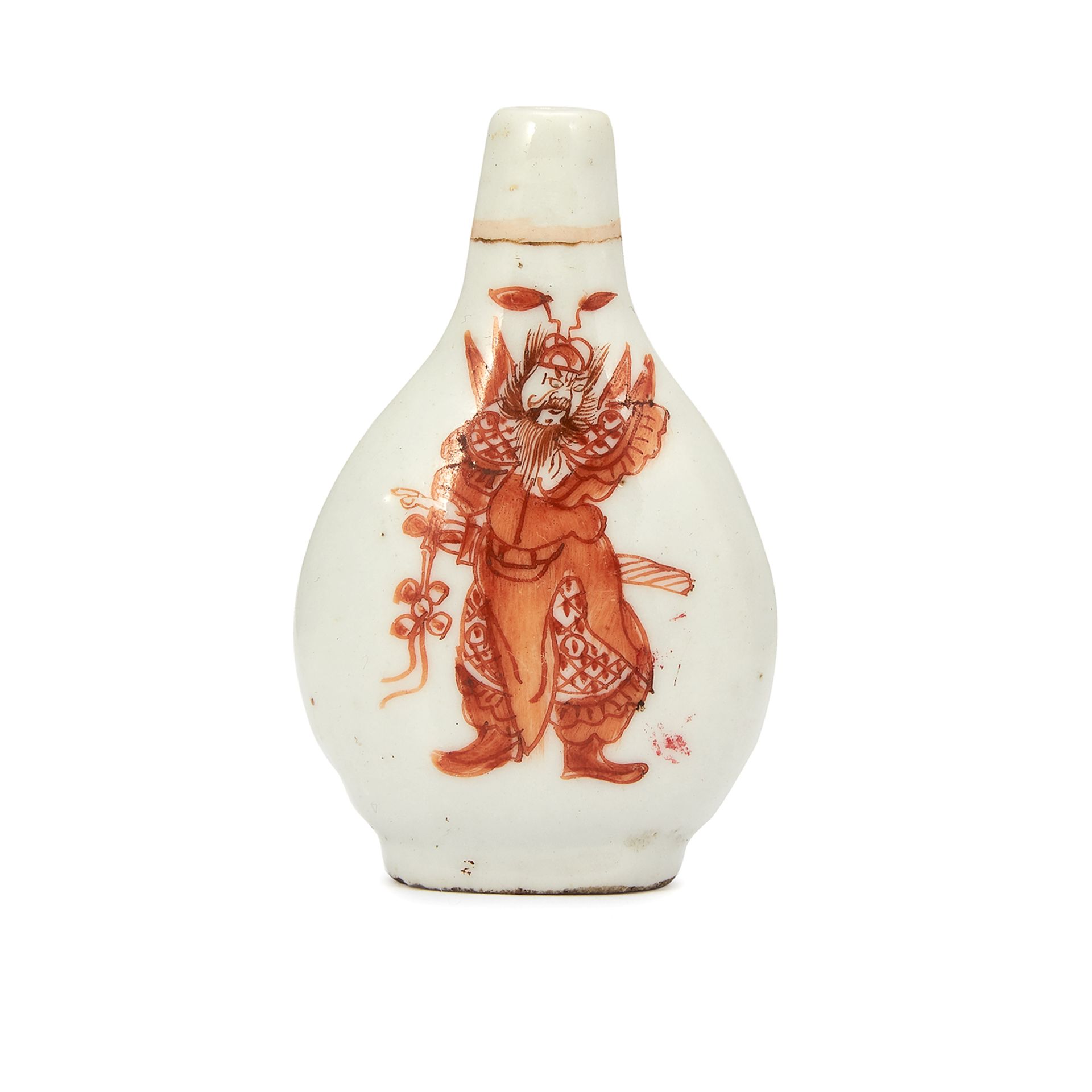 AN ANTIQUE CHINESE PORCELAIN SNUFF BOTTLE, QING DYNASTY flattened tapering form with painted