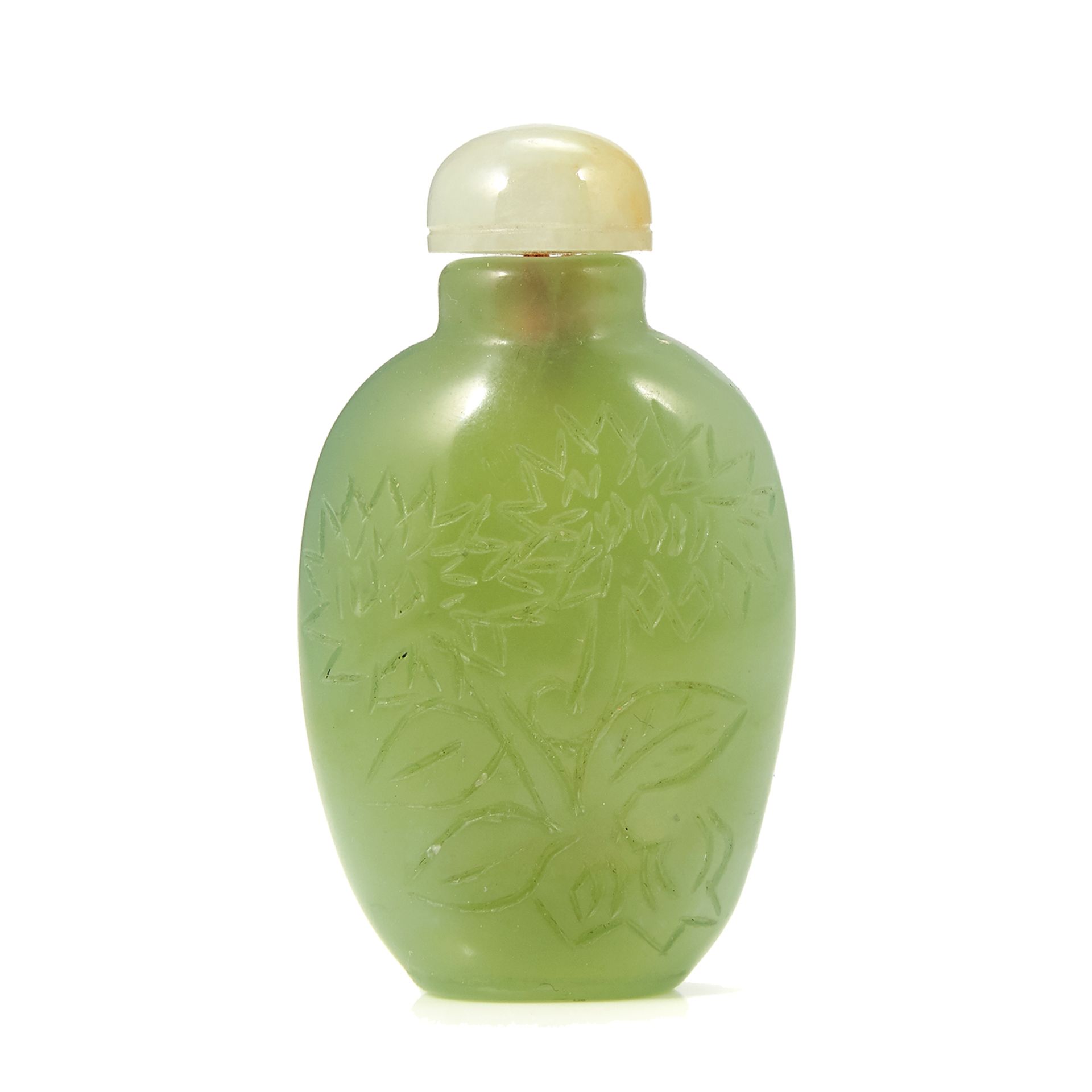 AN ANTIQUE CHINESE JADE SNUFF BOTTLE, 19TH CENTURY carved to one side in shallow relief with