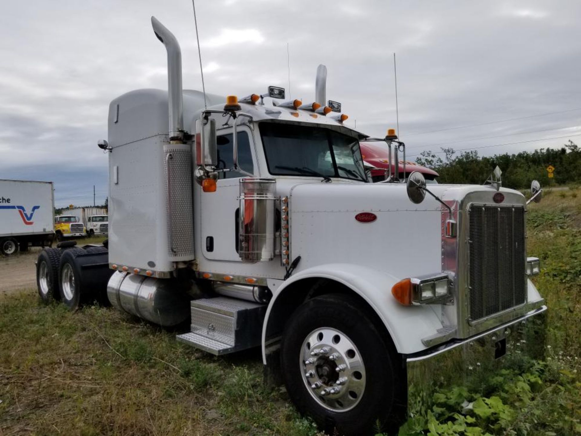 2005 Camion Peterbilt 379, 10 vit., diesel, essieux 12-40, différentiel Rockwell, moteur Cumming - Image 2 of 16