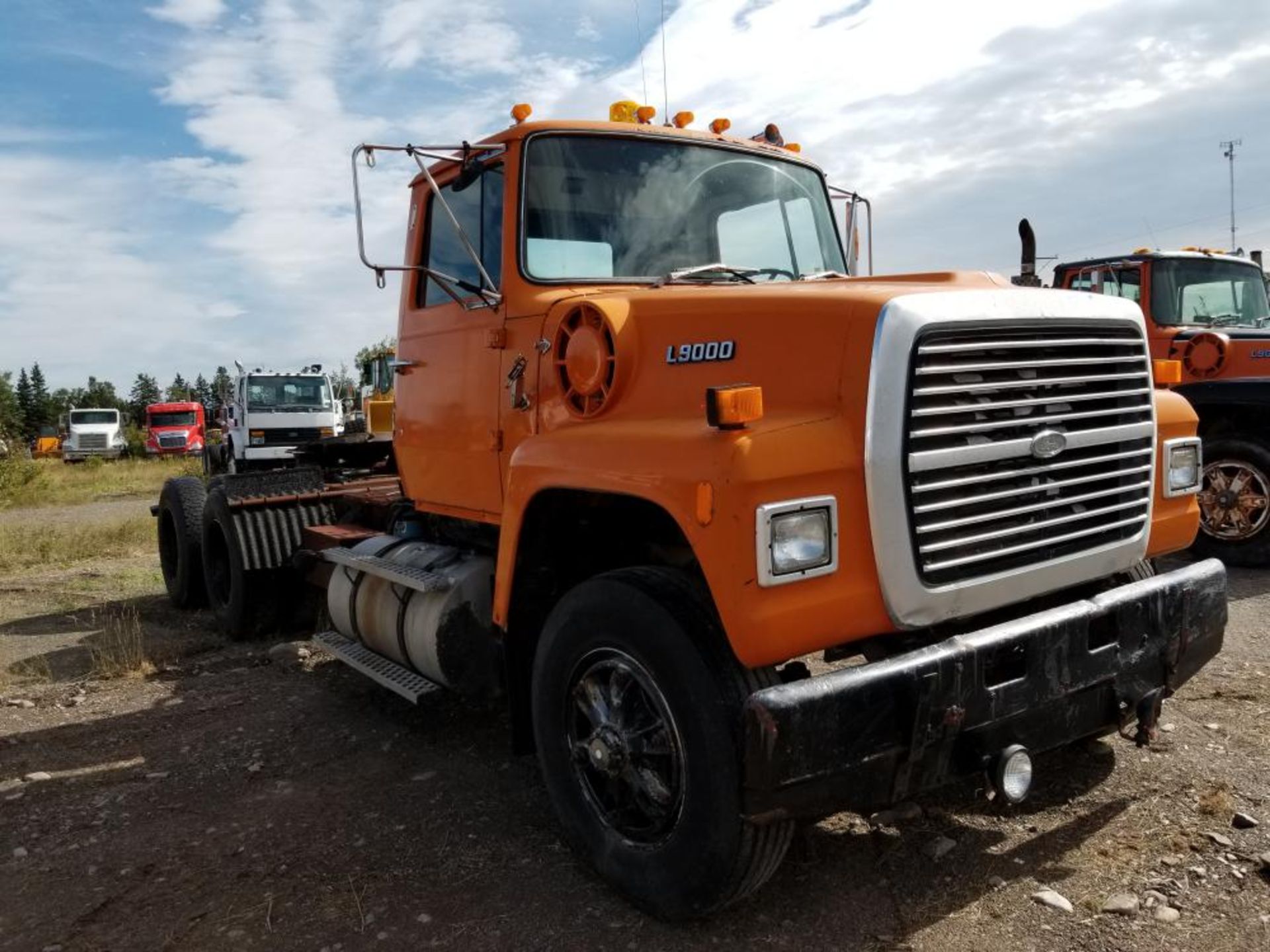 1989 Camion Ford L9000, 288 109 km, diesel, différentiel Rockwell, moteur Cummins, pneus av. Arr.