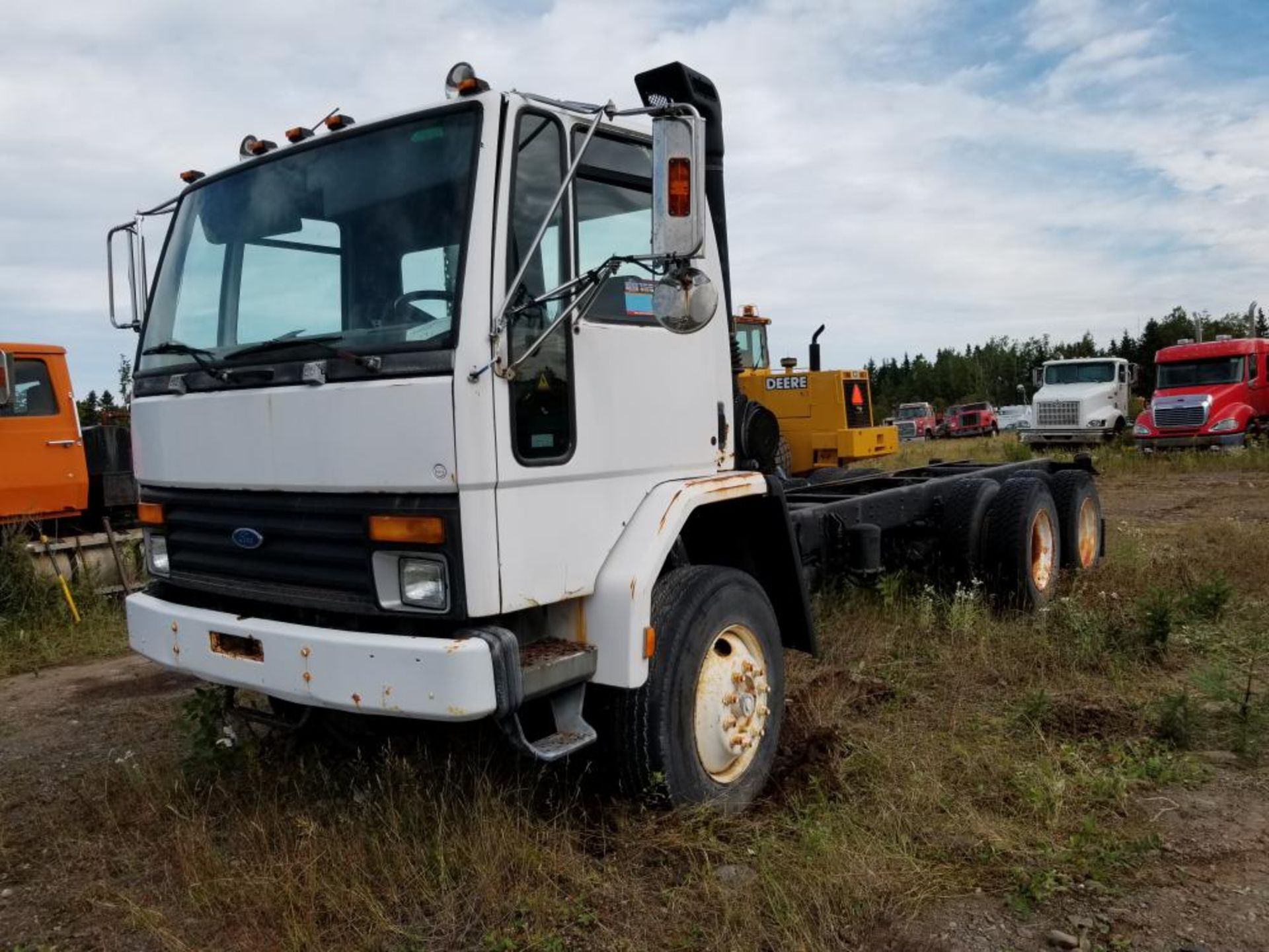 1995 Camion Ford Cargo CLT10, 186 380 km, automatique, différentiel Rockwell, diesel, pneus av. arr. - Image 2 of 17