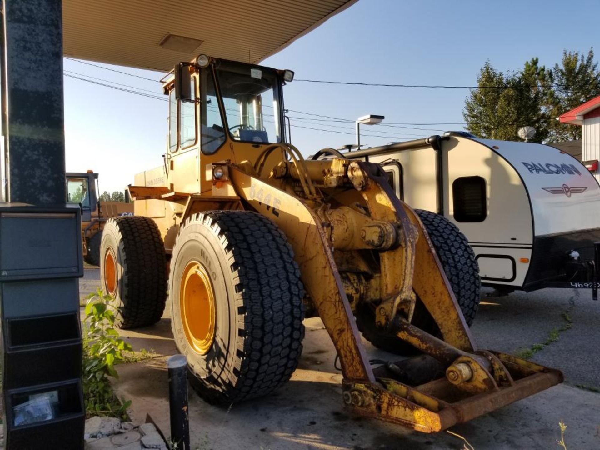 1989 Chargeur sur roues John Deere 644E, 19 109 hres, diesel, pneus 23.5R25 à inspecter #235 - Image 2 of 17