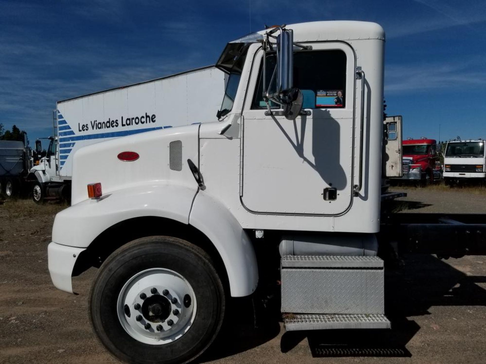 2005 Camion Peterbilt 330, 656 130 km, automatique, essieux 12-40, différentiel Rockwell, moteur - Image 4 of 8