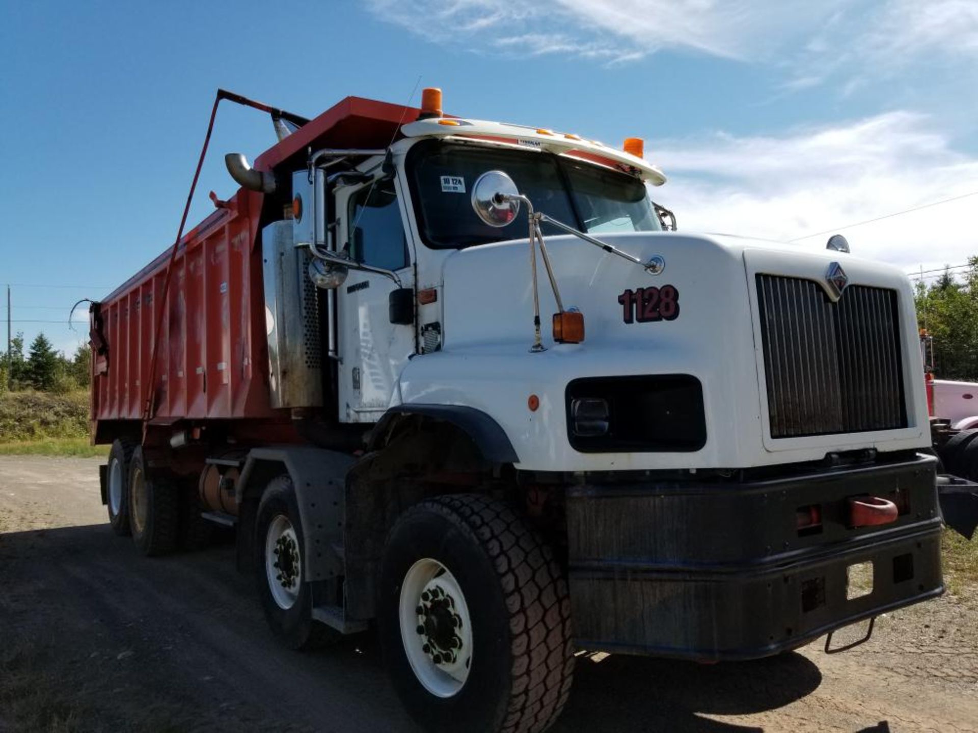 2009 Camion Inter 5600, 280 606 km, automatique, essieux 44-70, différentiel Rockwell 3/4 lock, - Image 2 of 17