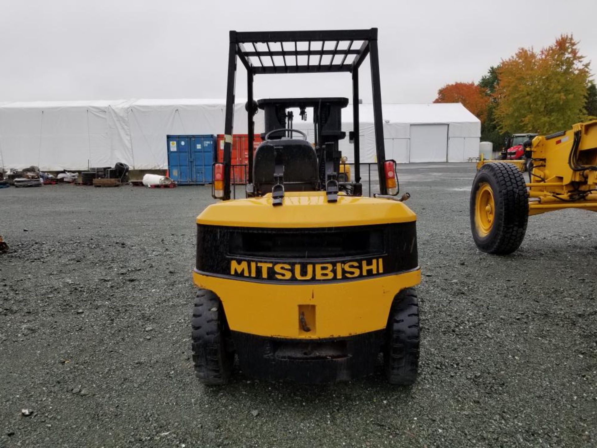 2002 Chariot élévateur Mitsubishi FG35, 10 041 hres, propane, 6 cyl., pneus av. doubles pneumatique, - Image 2 of 8