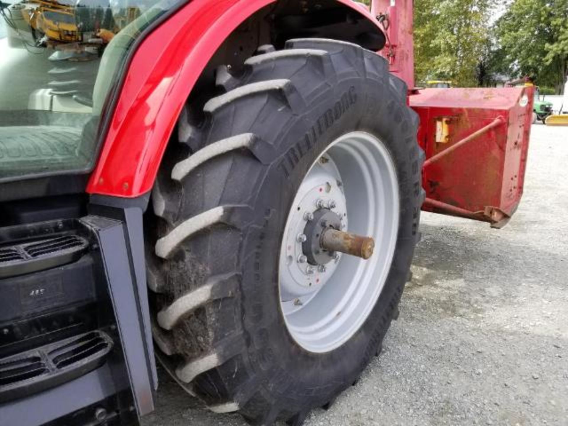 2014 Tracteur Massey Fugerson MF661, 1214 hres, 150 HP, 4 cyl., diesel, pneus av. 380/85R28 arr. - Image 18 of 19