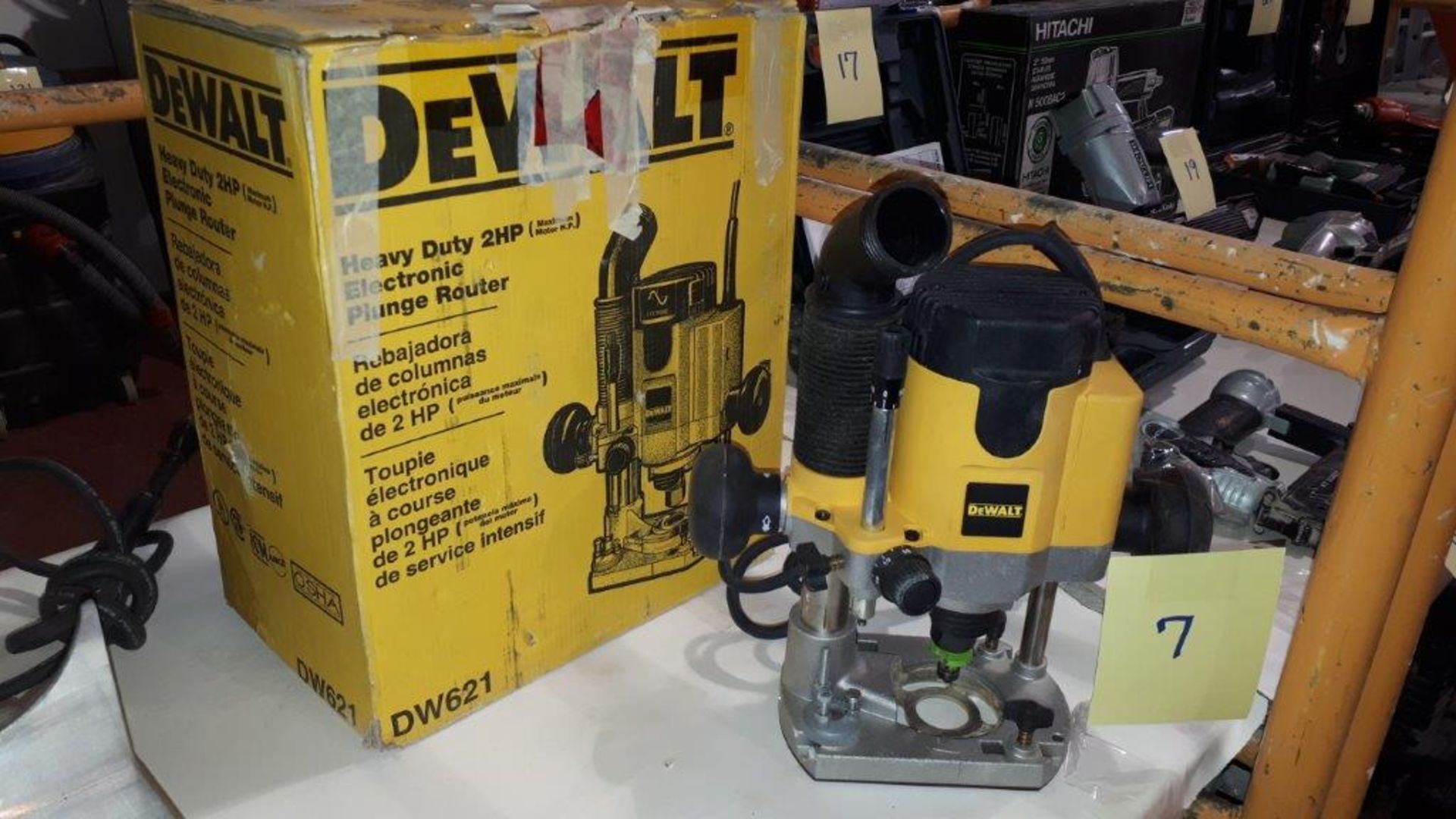 DEWALT Commercial Plunge Router, mod: DW 621. 2HP.