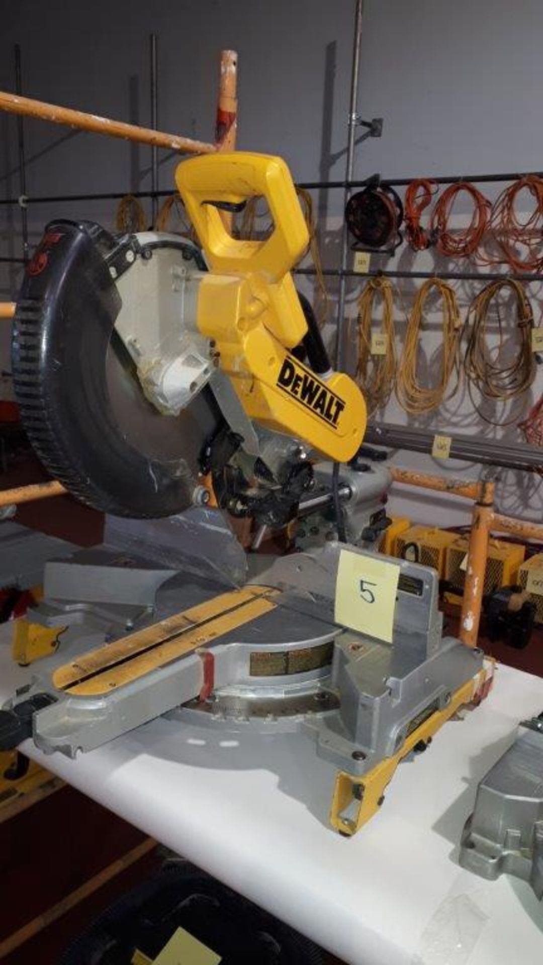 DEWALT Miter Saw, mod: DW 718