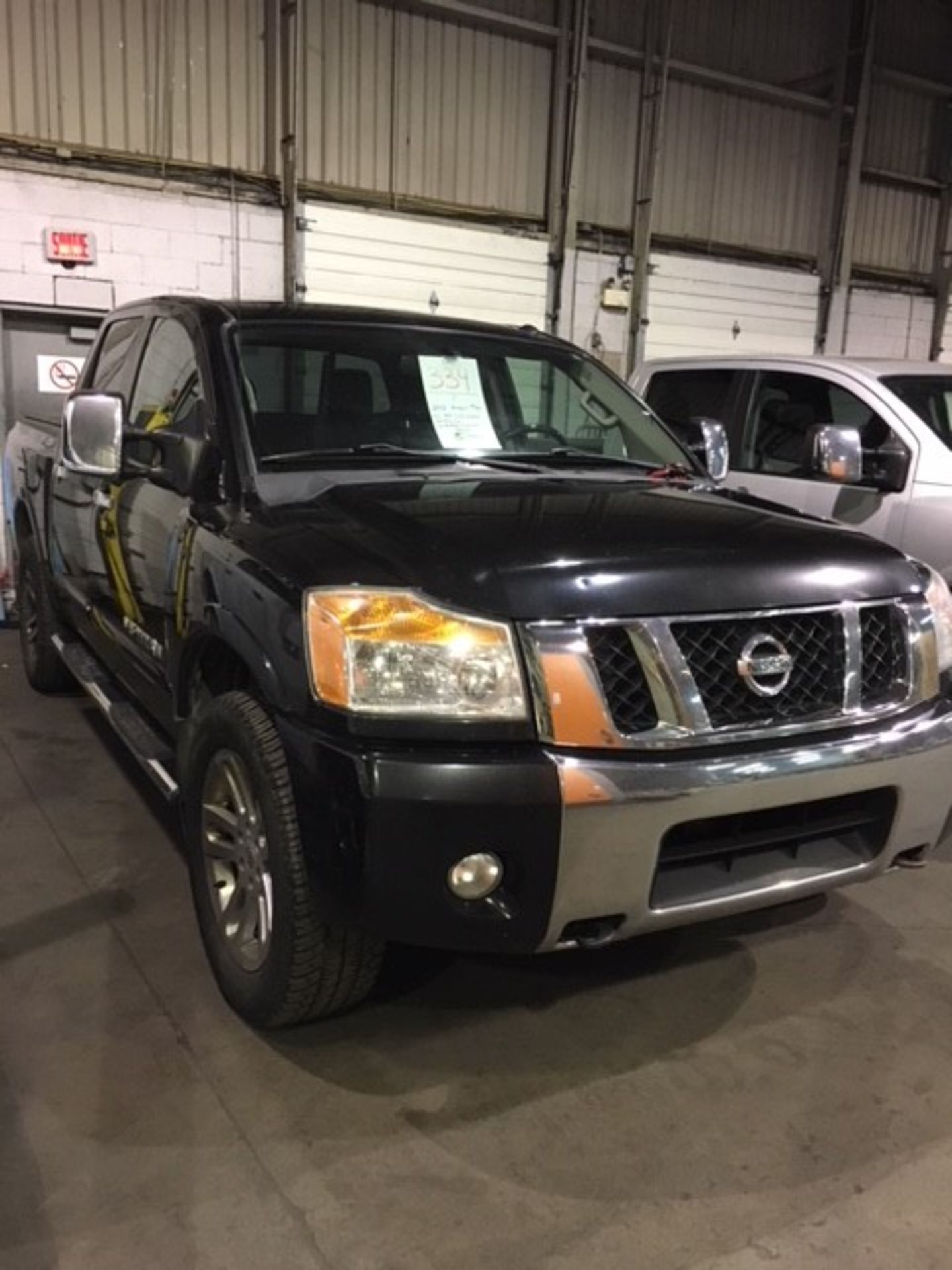 2012 ''NISSAN TITAN SL'' 4 x 4 - BLACK, FULLY LOADED, 162,000 km,