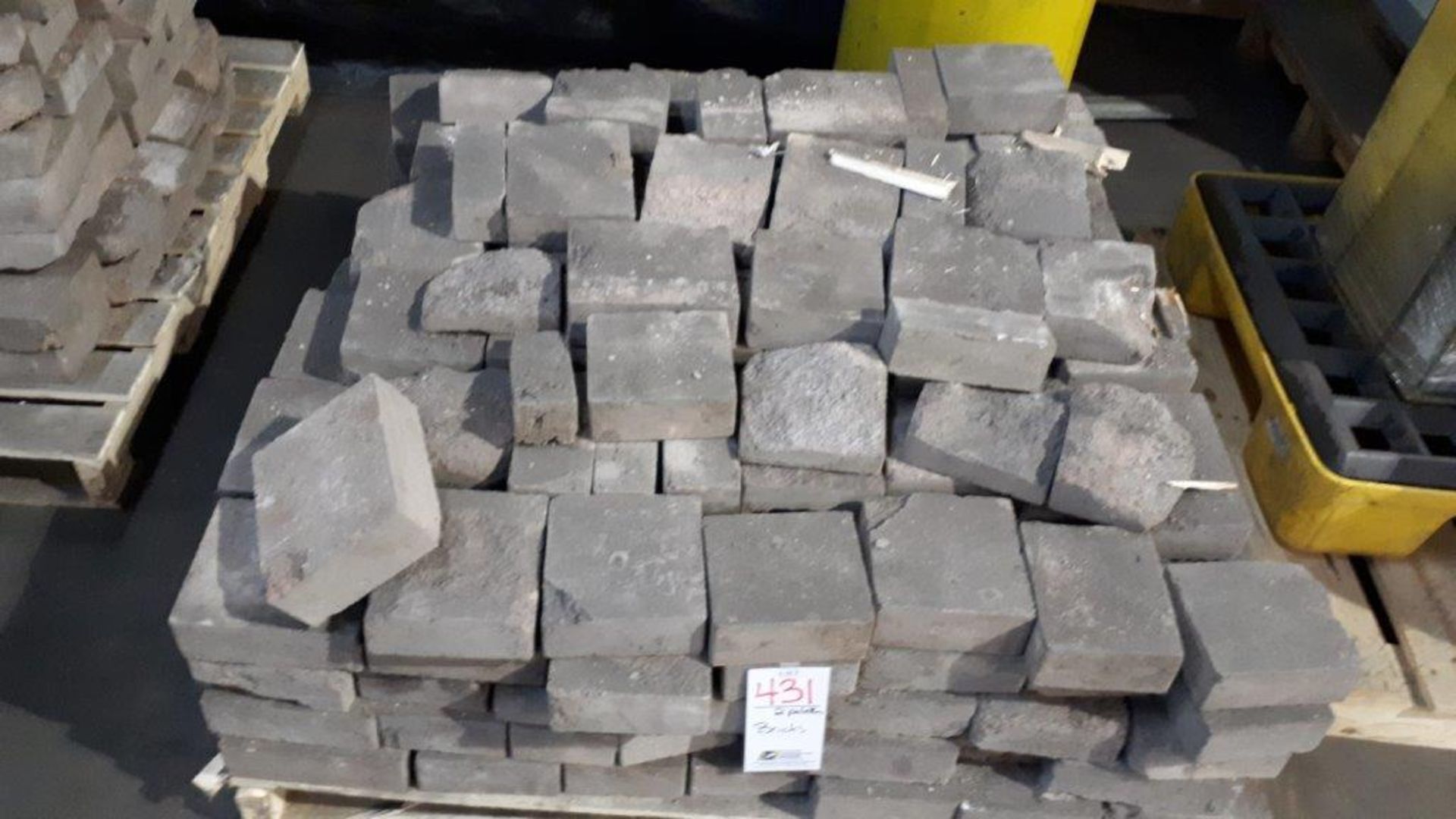 PALLETS OF ASSORTED BRICKS