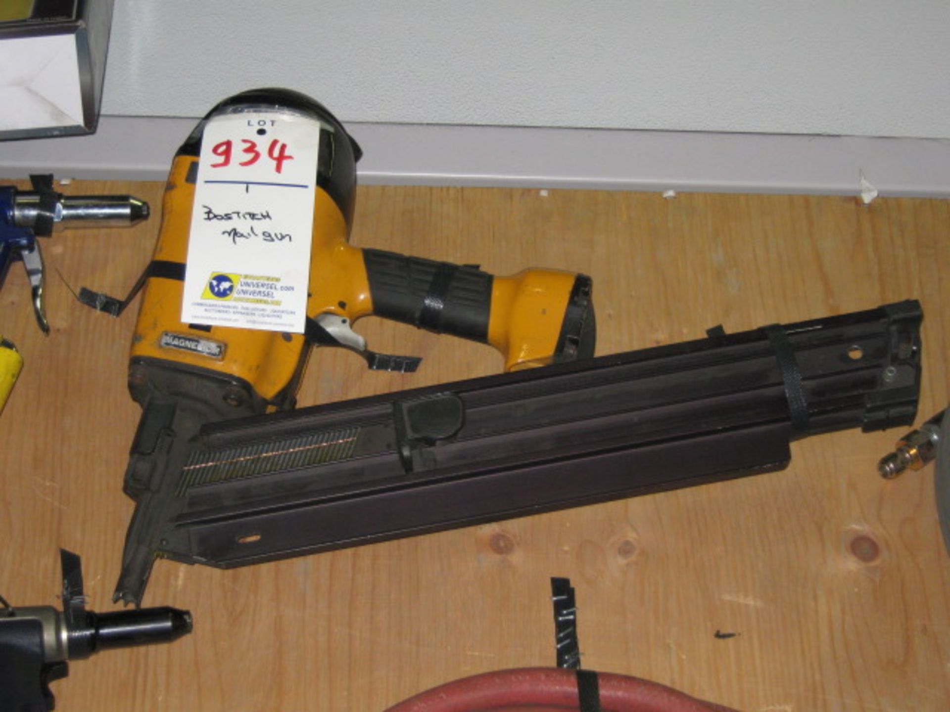 BOSTICH Nail gun