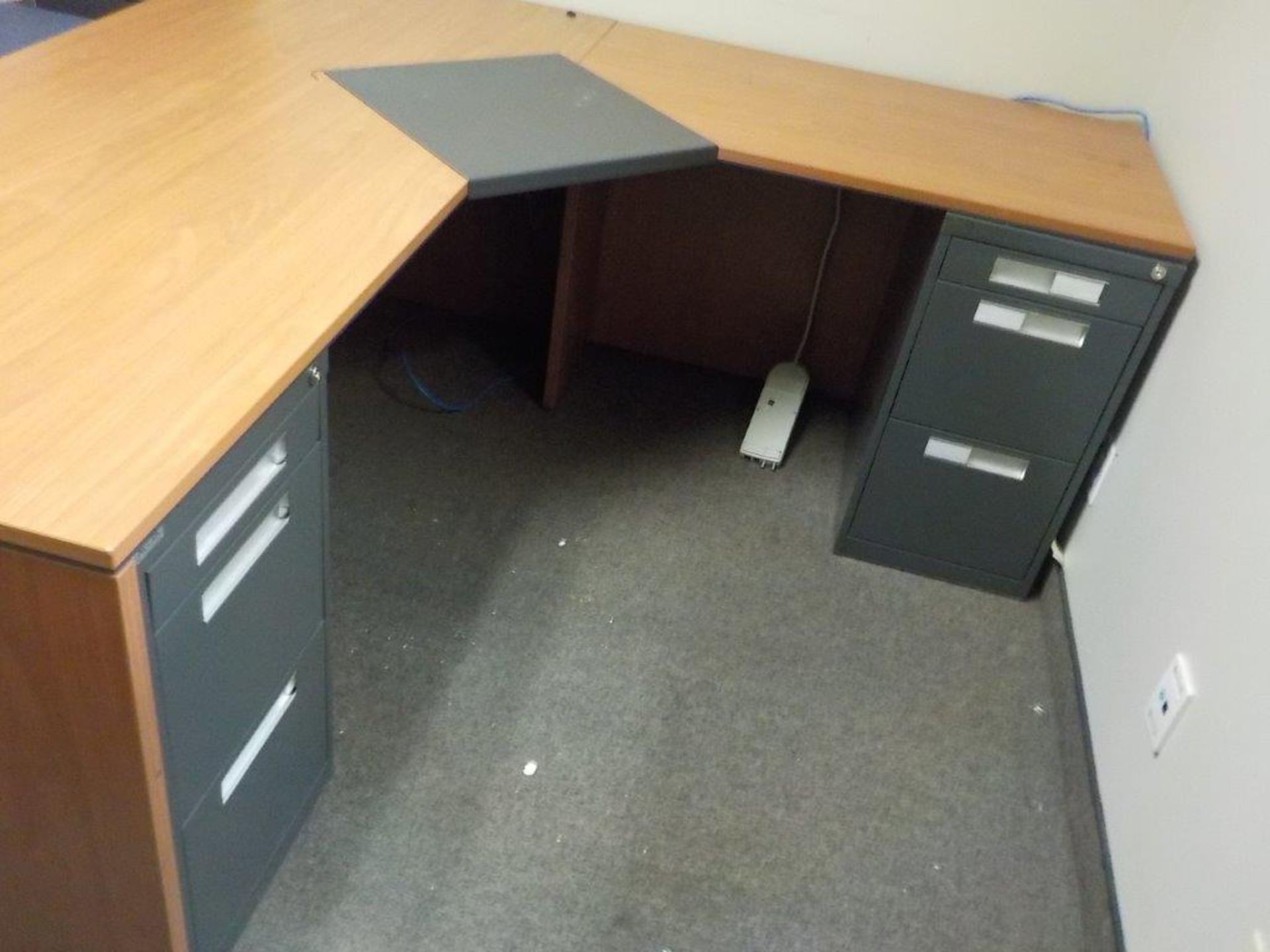 L-SHAPED DESK, 6-DRAWERS - Image 2 of 2