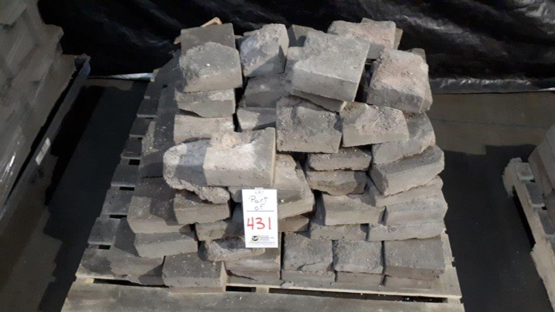 PALLETS OF ASSORTED BRICKS - Bild 2 aus 2