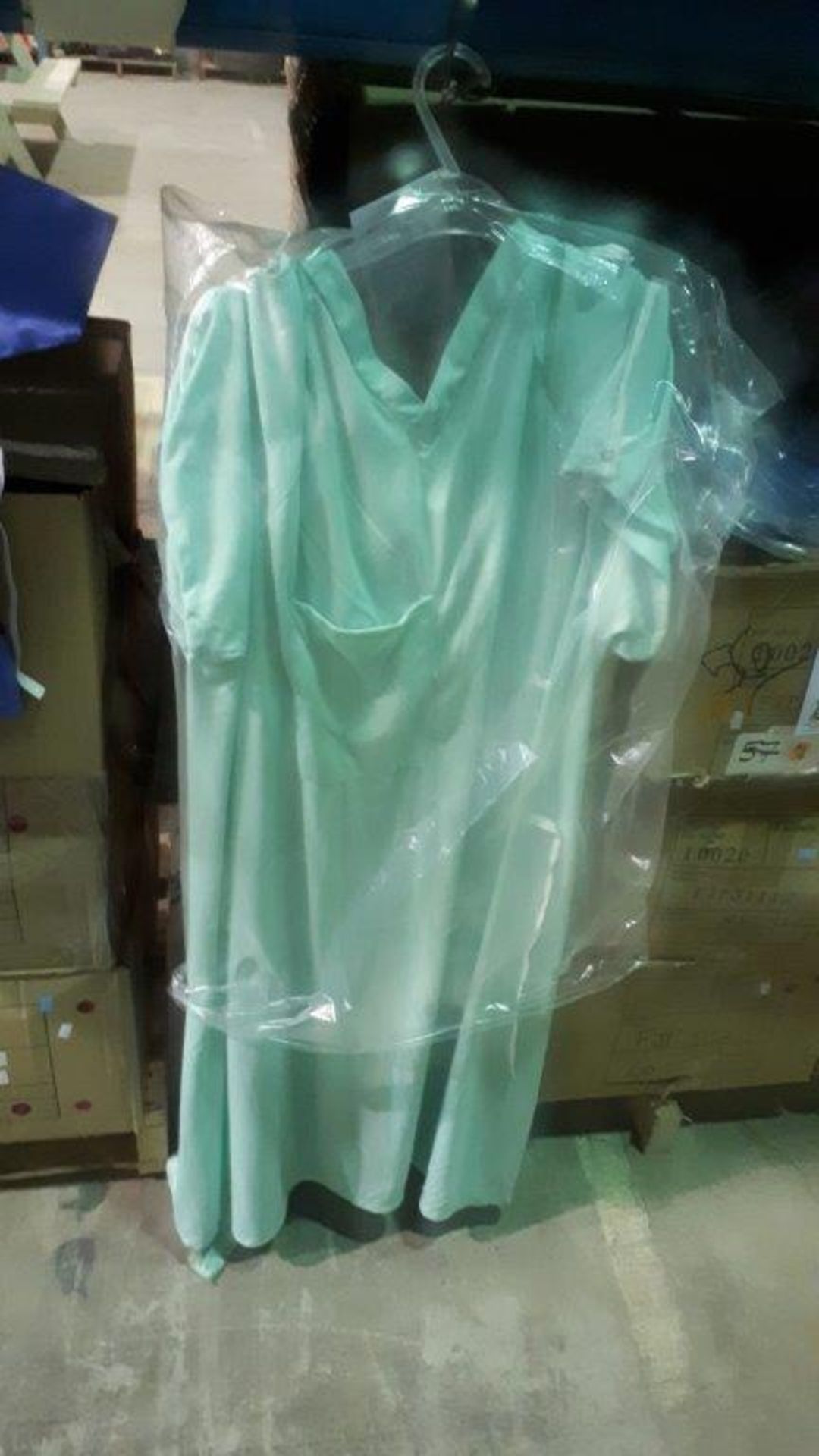 Telemetry hospital gowns,green,one size (2 boxes)