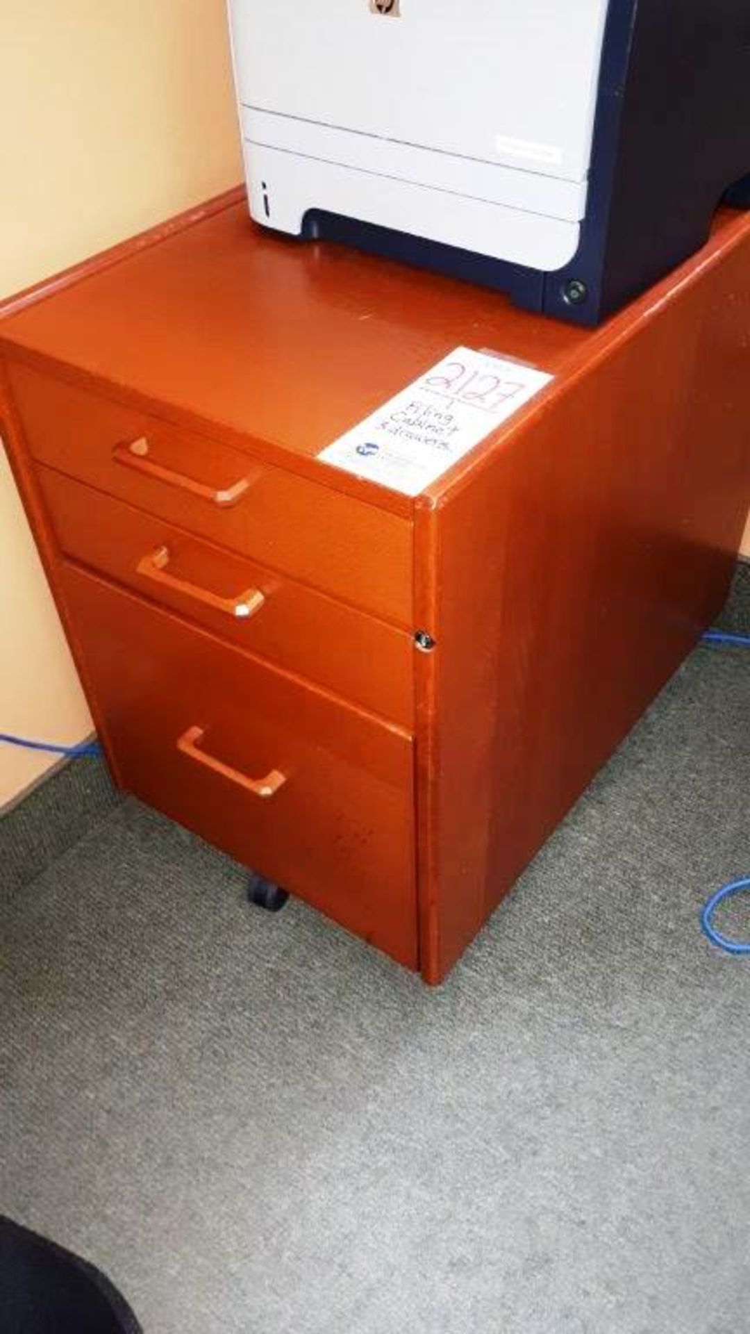 Filing cabinet 3 drawers