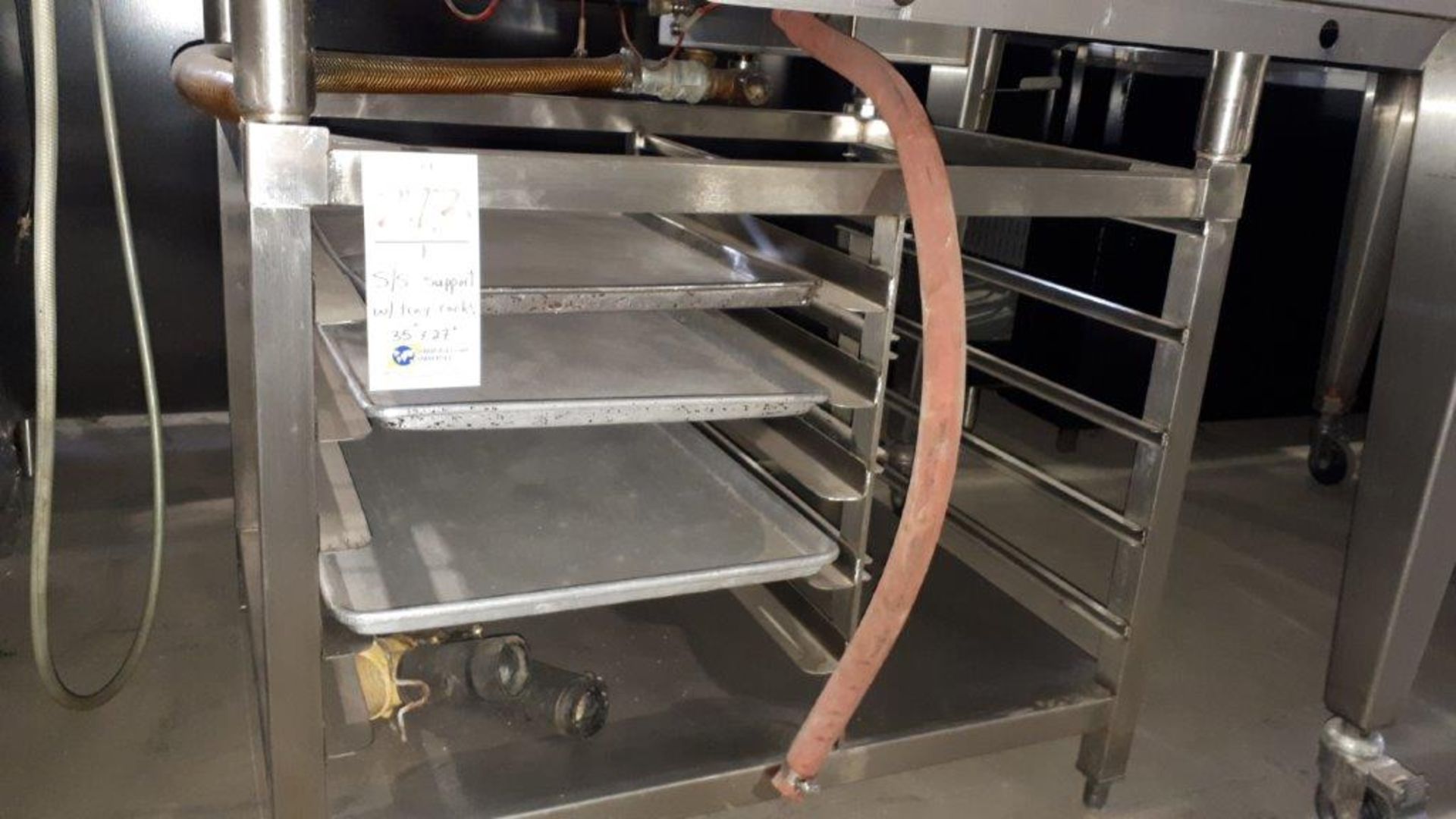 Stainless steel support w/trays racks 35"x27"