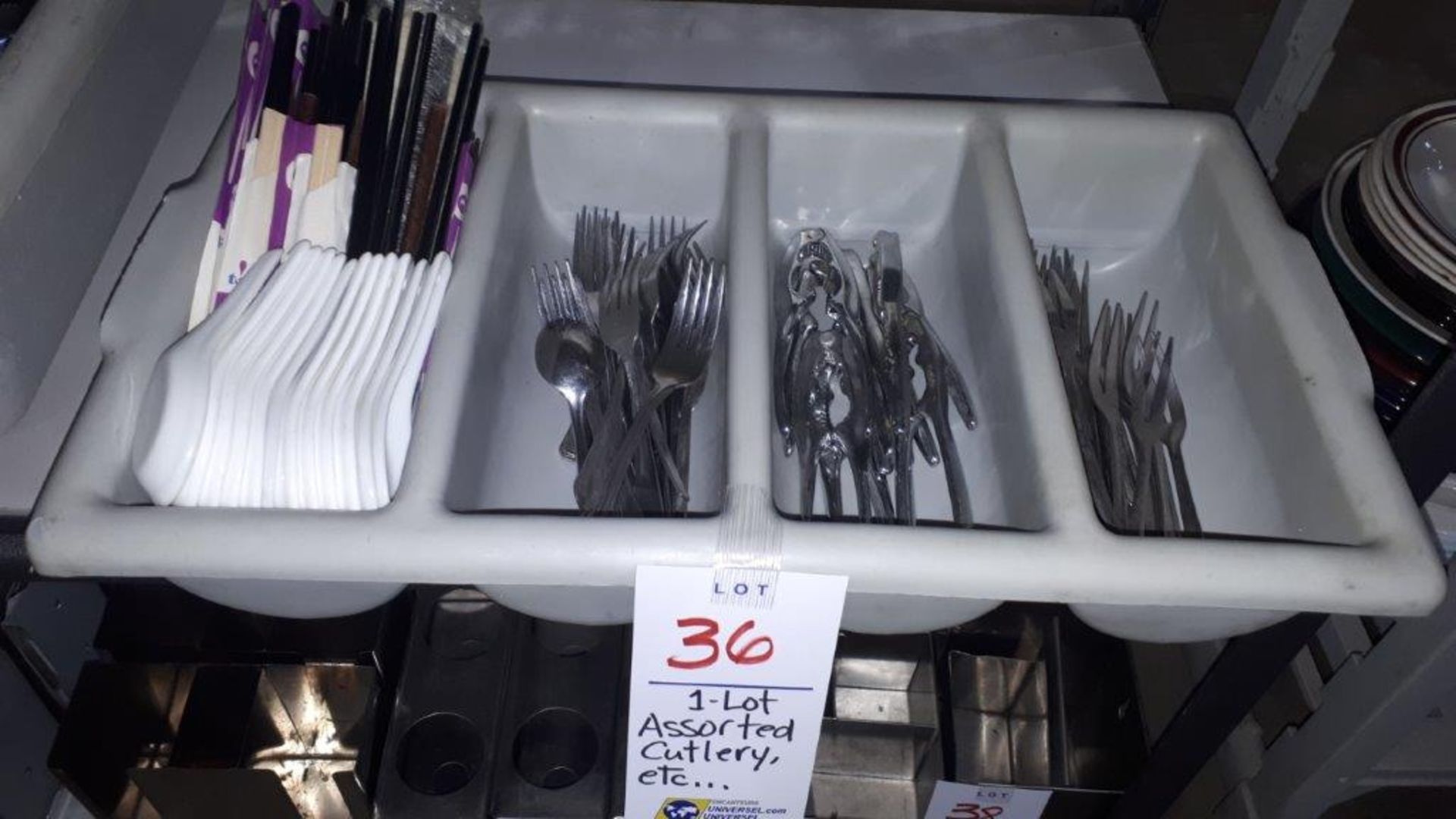 Assorted cutlery,etc…(Lot)