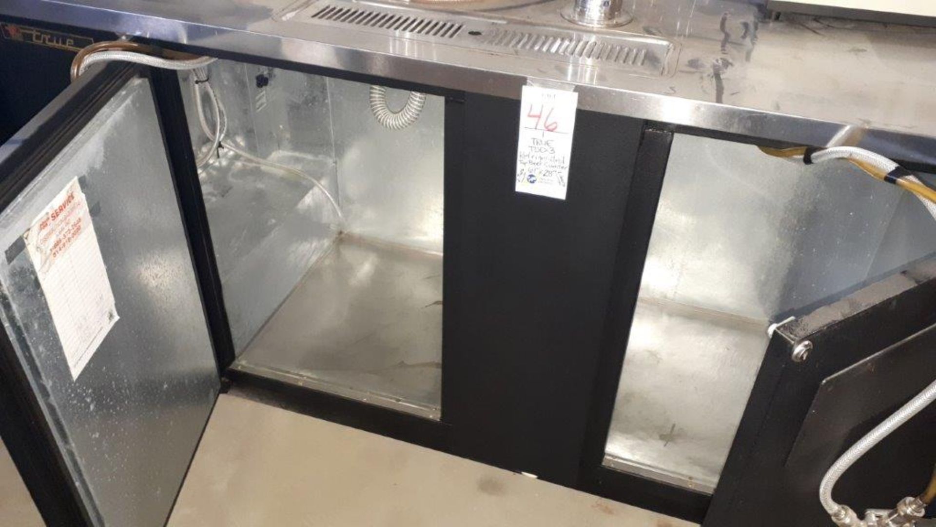 True TDD-3 refrigerated tap beer counter, 69'x28", 2 taps, 2 doors - Image 2 of 3