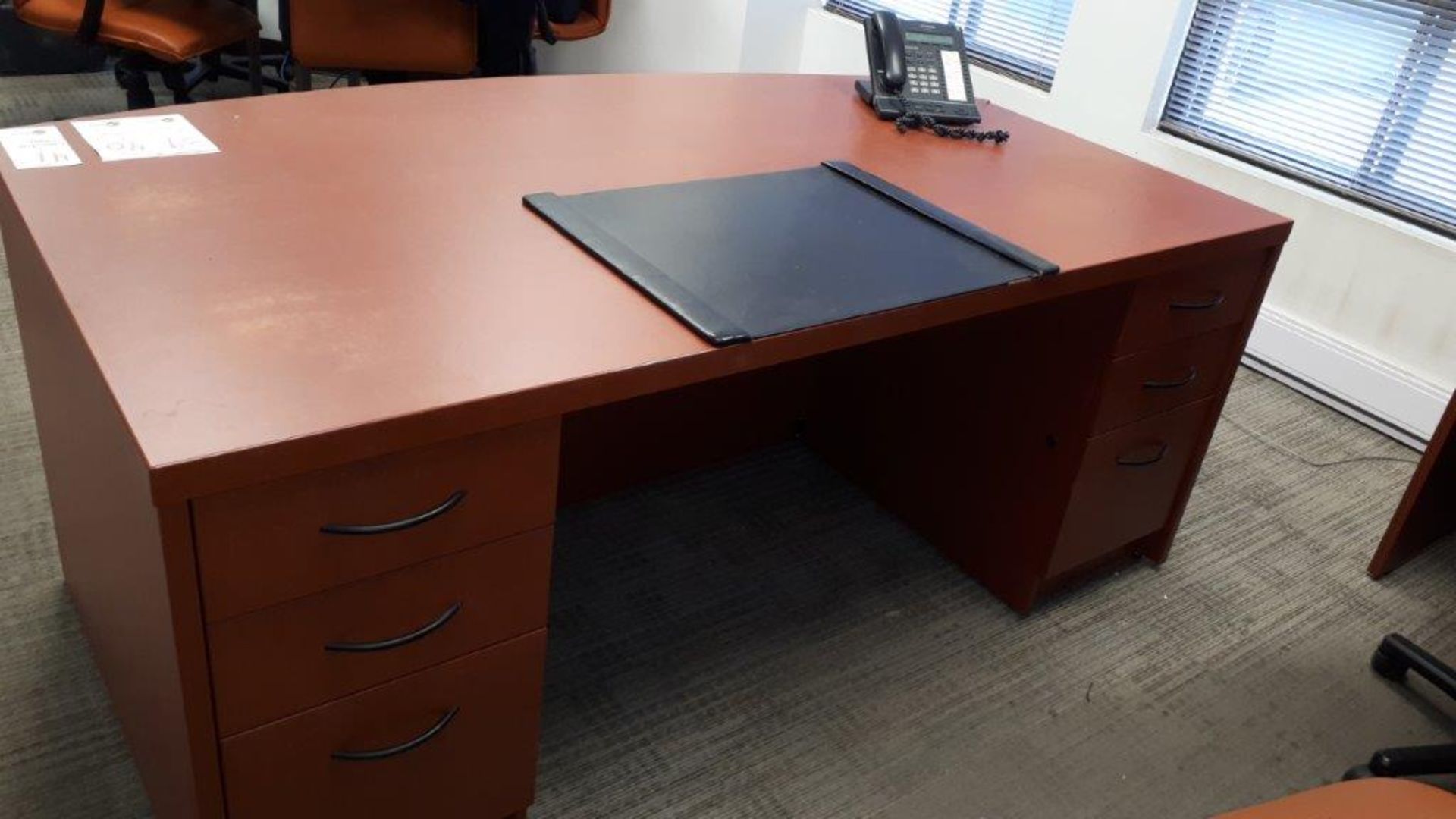 Executive desk - Image 2 of 2