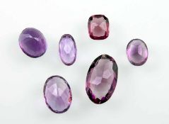 Sechs AmethysteOval facettiert geschliffen. Zus. 56,50 ct.o. L.