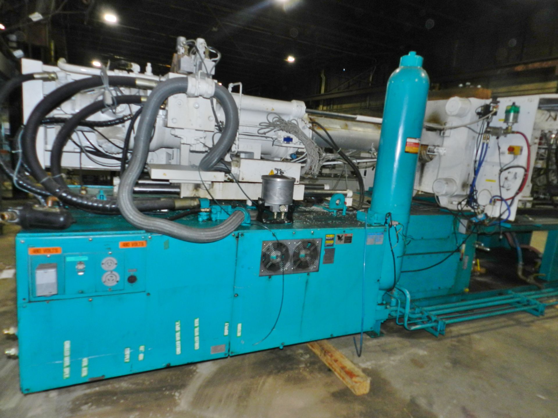 Sumitomo 286 Ton Injection Molding Machine - Image 6 of 8