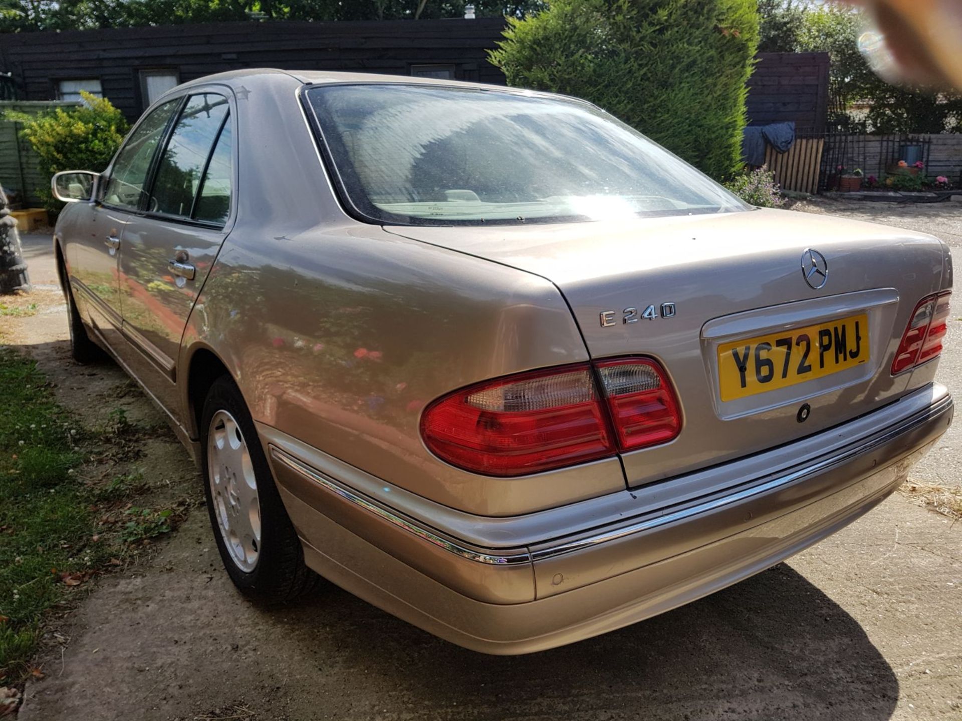 Mercedes E240 Elegance 2001 - Image 4 of 8