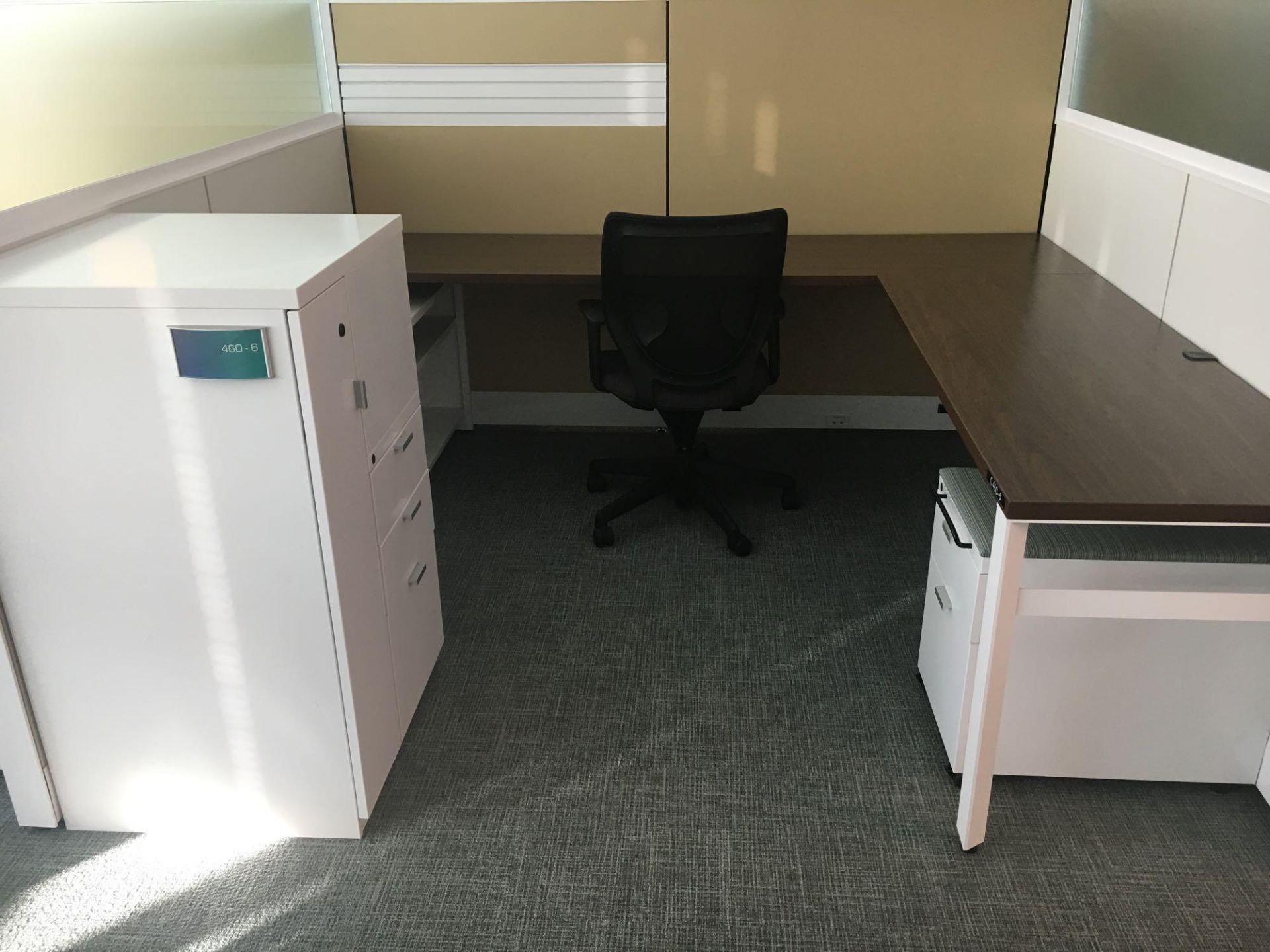 Four Person Cubicle Workstation - Bild 2 aus 7