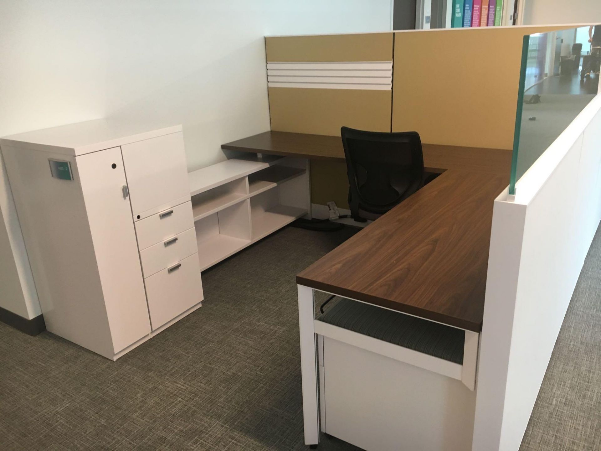 Two Person Cubicle Workstation - Bild 2 aus 6