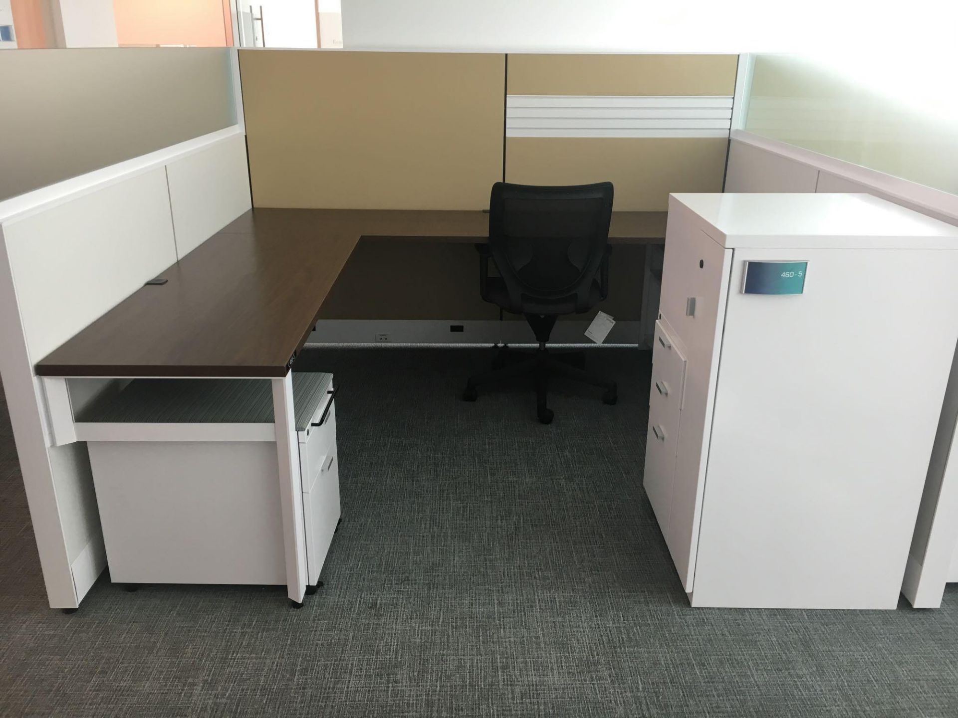 Two Person Cubicle Workstation - Bild 2 aus 8