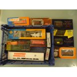 MODEL RAILWAYS - HO GAUGE - A quantity of rolling