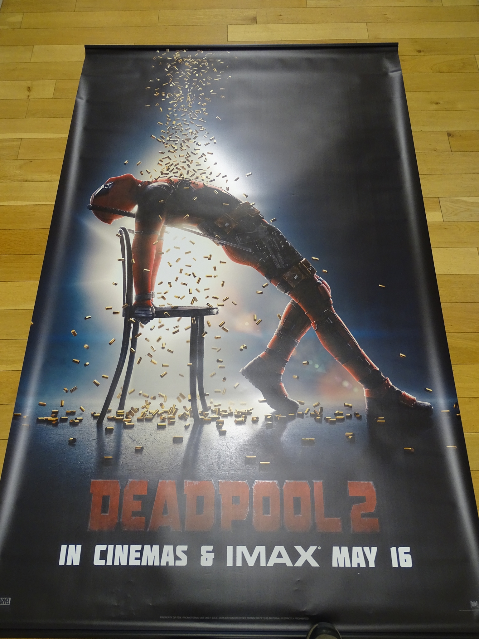 Lot x 2 Vinyl Banners: DEADPOOL 2 (2018) and LOGAN (2017) 96" x 60" (244 x 153 cm) - Fine - rolled