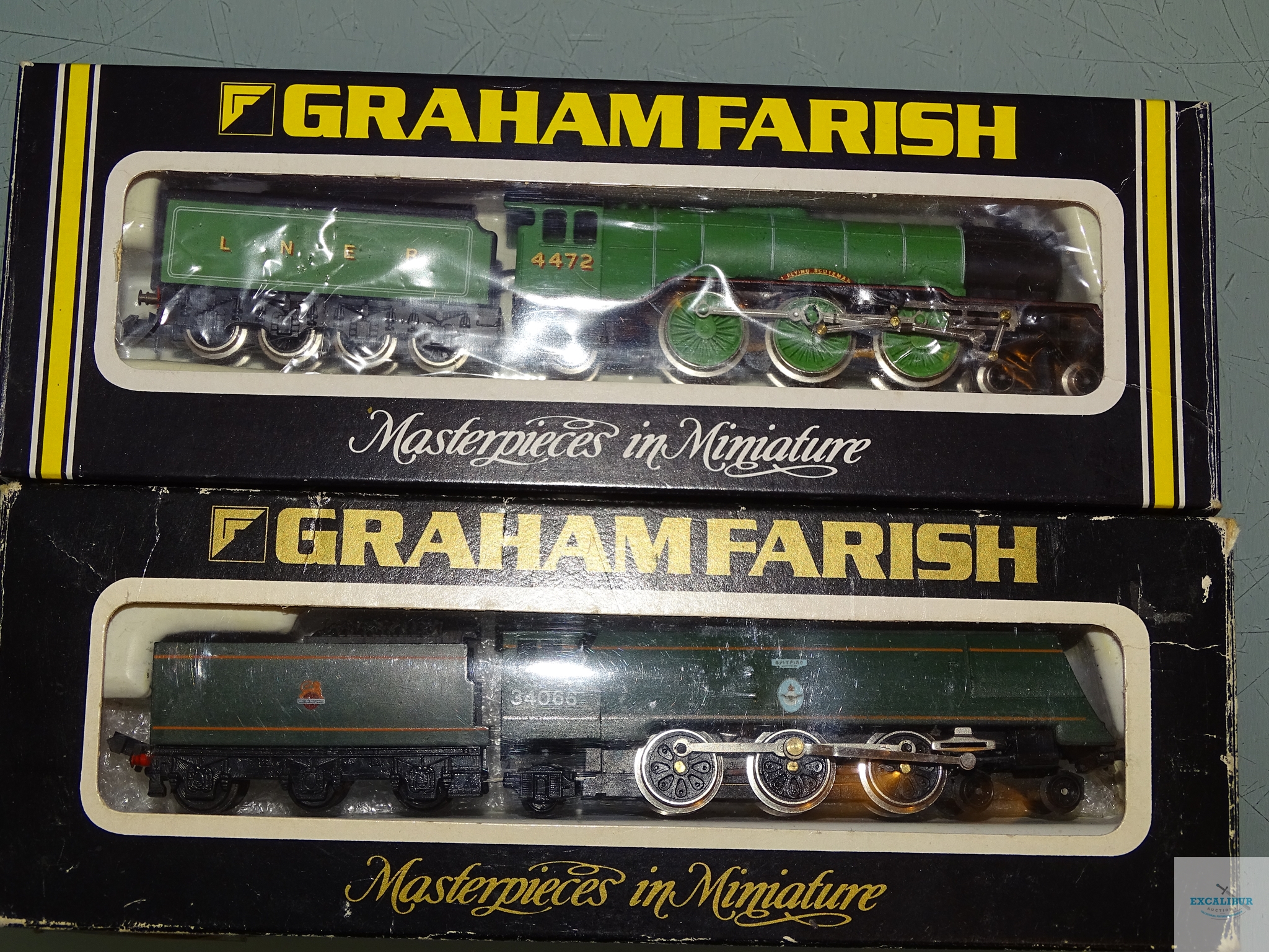 N GAUGE - PAIR OF BRITISH OUTLINE STEAM LOCOMOTIVES by GRAHAM FARISH 'FLYING SCOTSMAN' and '