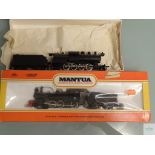 HO GAUGE - PAIR OF AMERICAN OUTLINE STEAM LOCOS by MANTUA - one boxed, one unboxed - G/VG in F/G