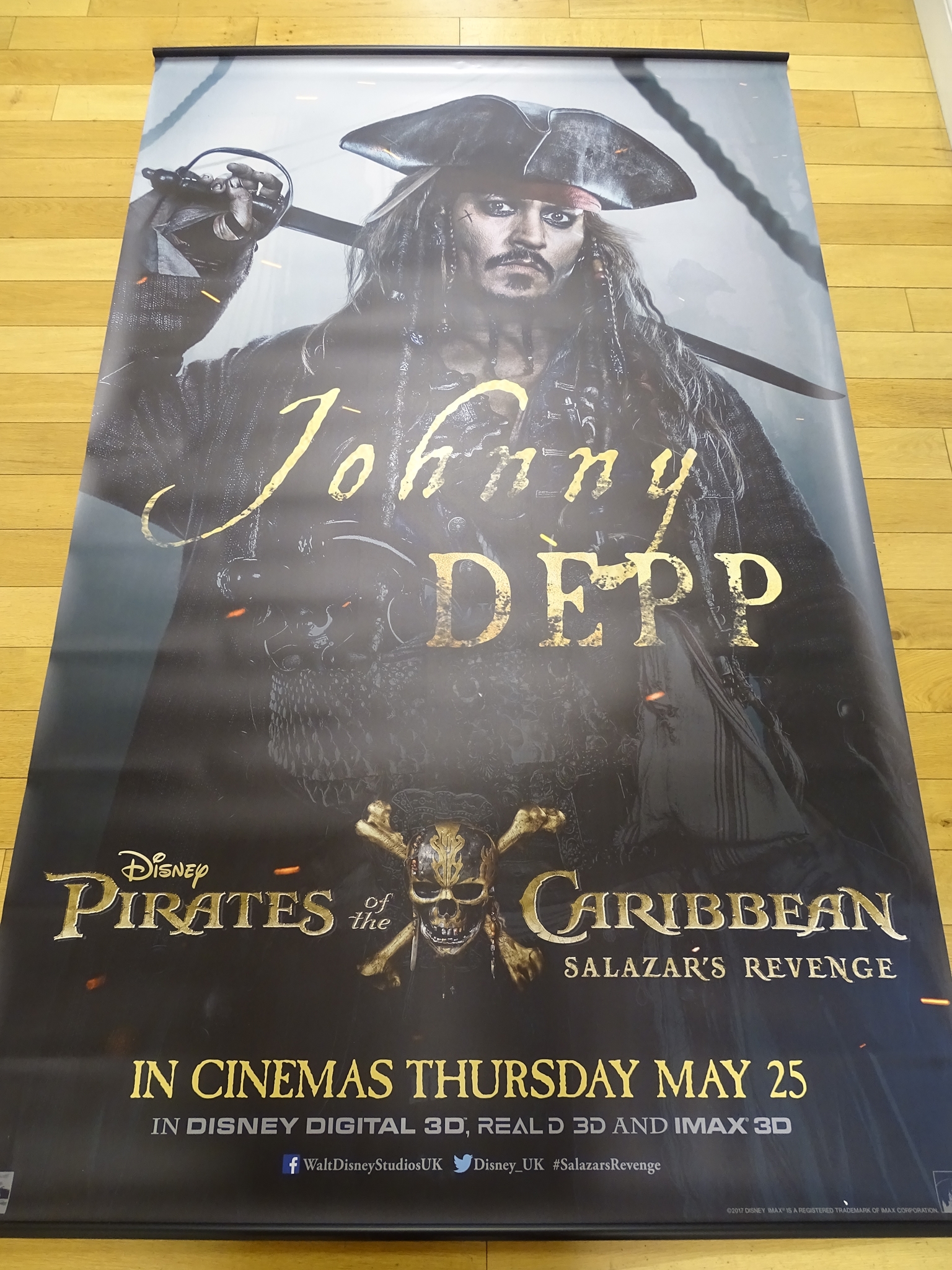 Lot x 6 Vinyl Banners: PIRATES OF THE CARIBBEAN - SALAZAR'S REVENGE (2017) - Main Artwork (approx. - Image 3 of 6