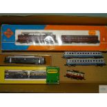 N GAUGE - QUANTITY OF VARIOUS EUROPEAN RAILCARS BY ROCO, MINITRIX, PIKO AND LIMA - F/VG in F boxes
