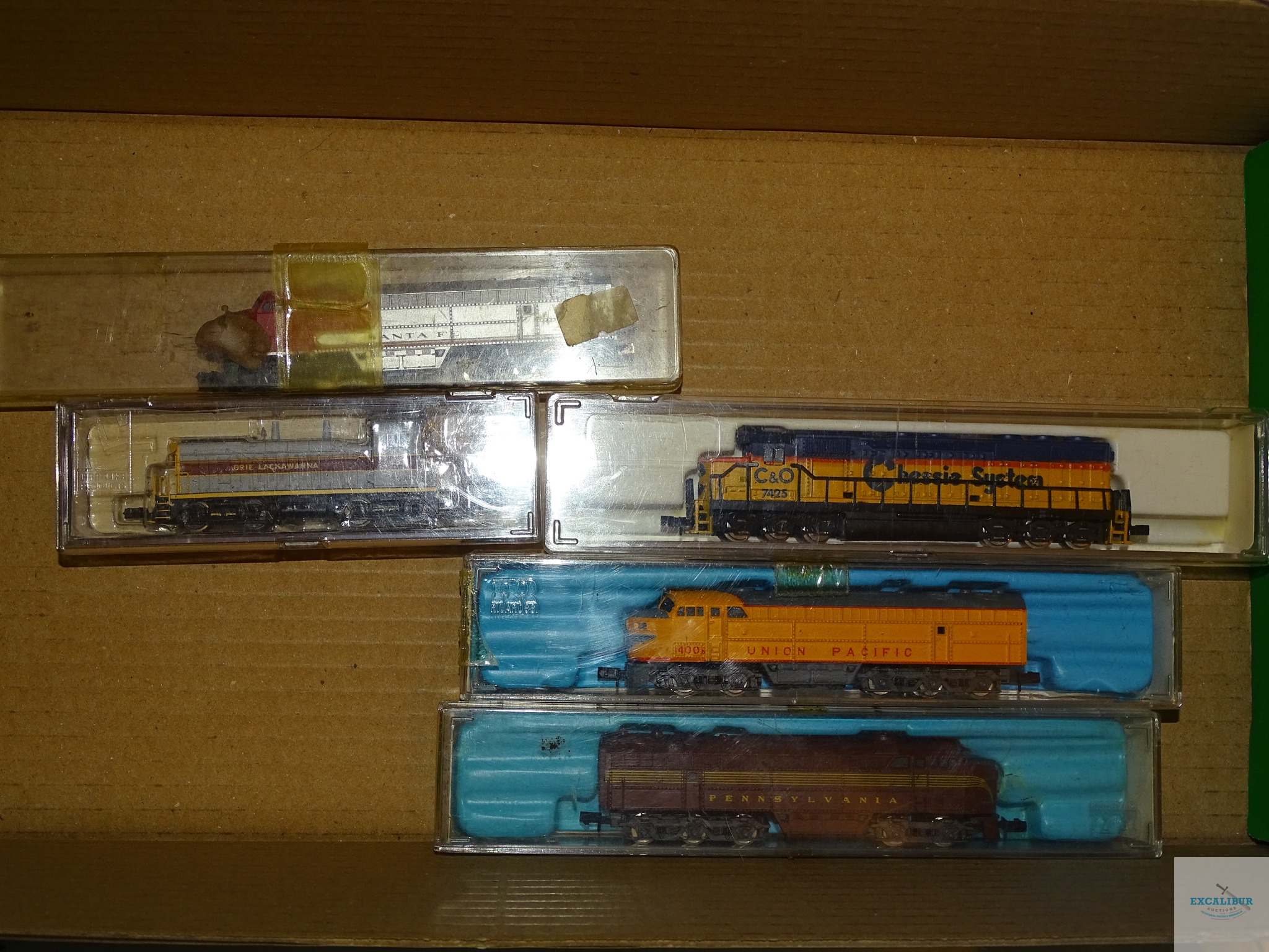 N GAUGE - GROUP OF AMERICAN OUTLINE DIESEL LOCOMOTIVES - by ATLAS and others - G/VG in F/G boxes (