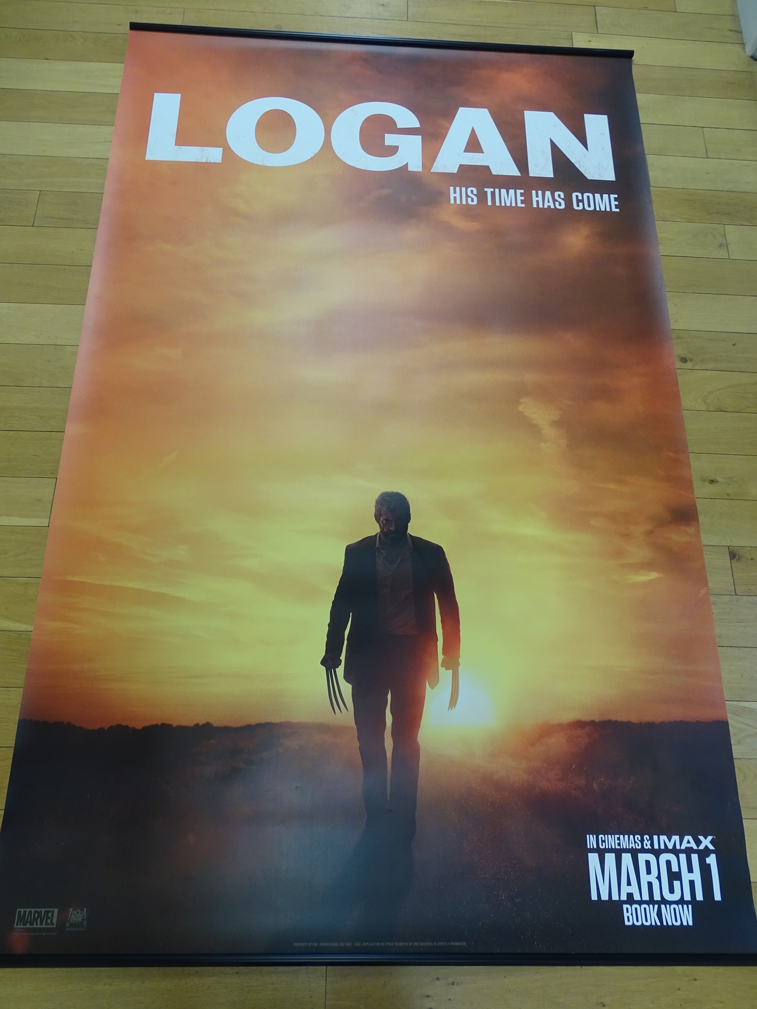 Lot x 2 Vinyl Banners: DEADPOOL 2 (2018) and LOGAN (2017) 96" x 60" (244 x 153 cm) - Fine - rolled - Image 2 of 2