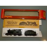 A HORNBY R390 County Class steam locomotive 'County of Oxford' in GWR green - VG in F/G box