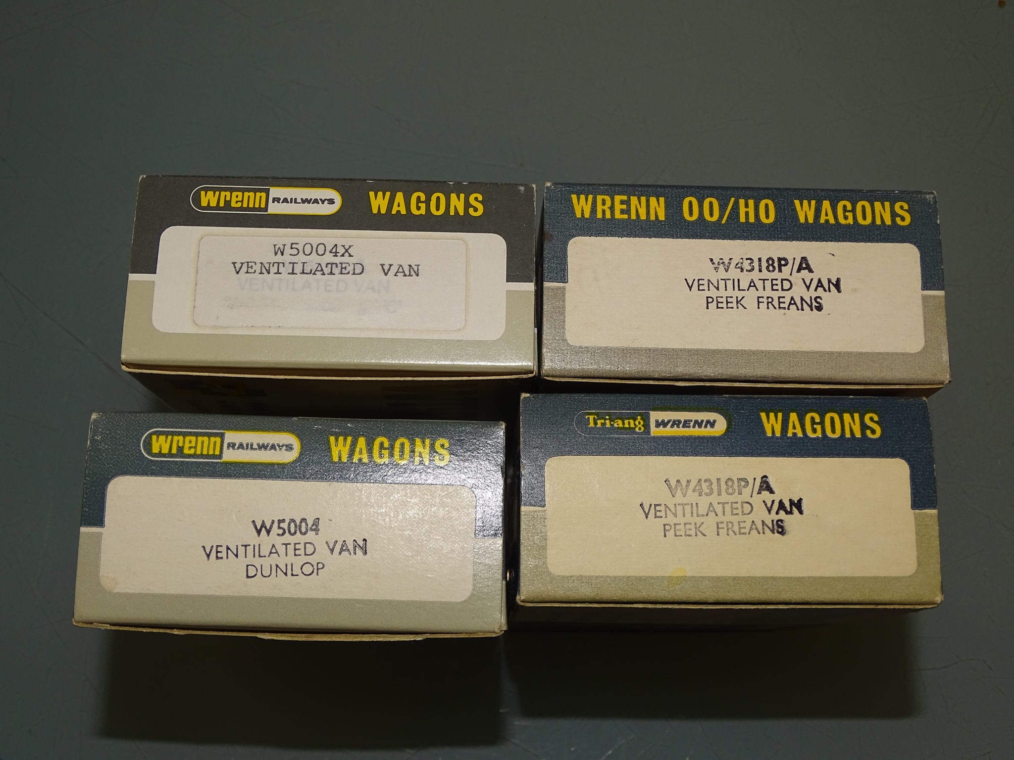 A group of rarer issue ventilated vans by WRENN Railways to include: W5004X, W5004 'Dunlop' and 2 - Image 2 of 2