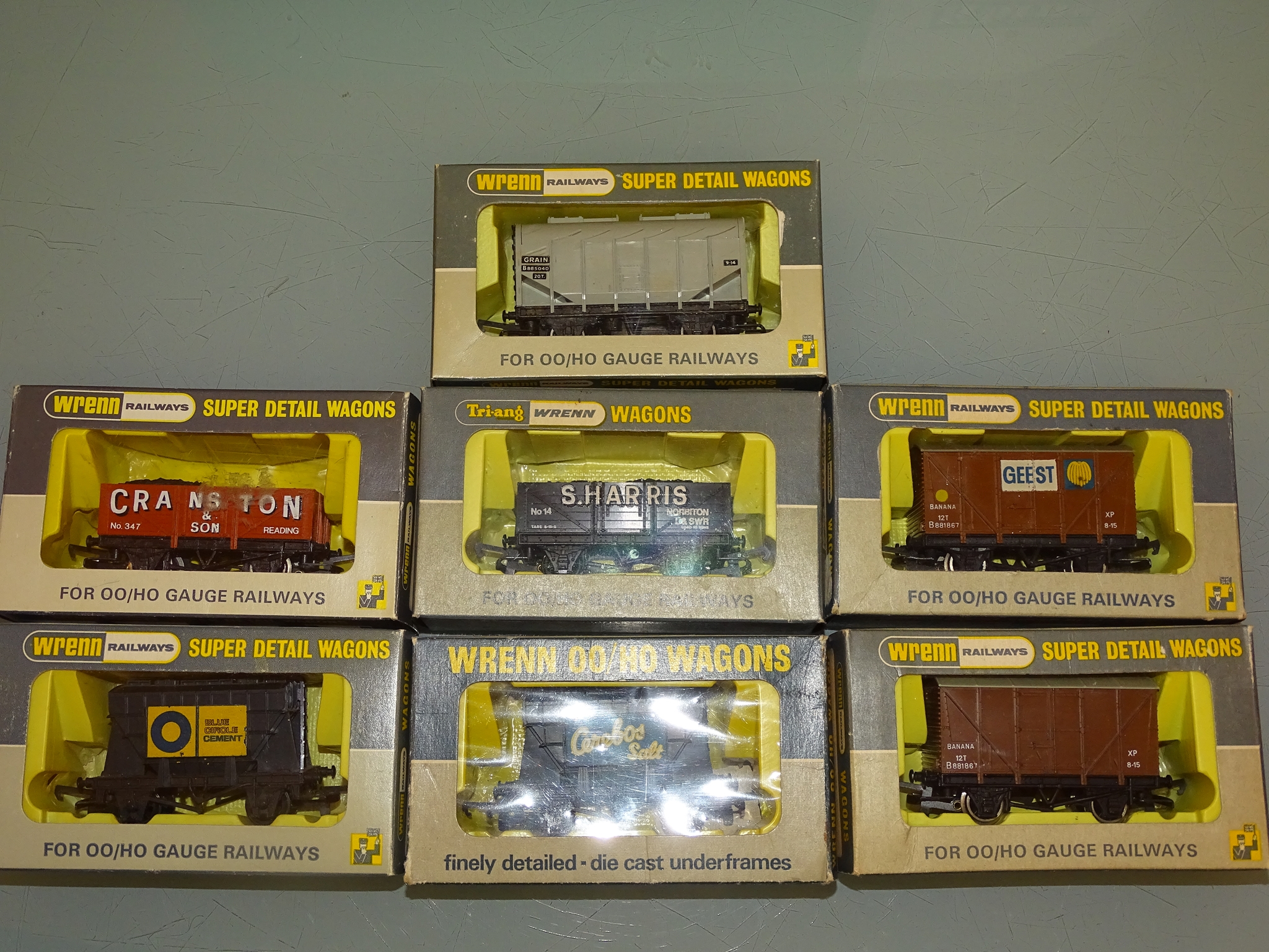 A group of mixed WRENN wagons as lotted - VG in G boxes (7)