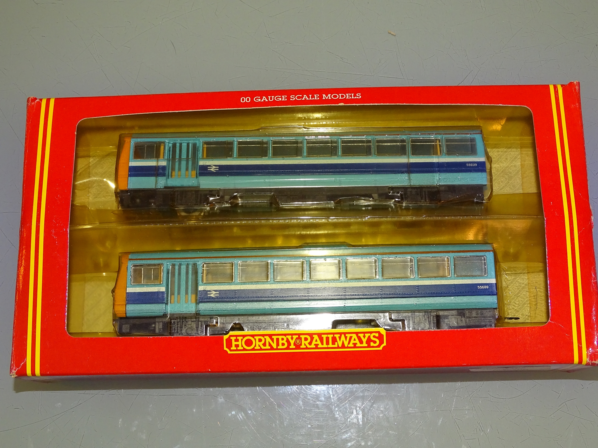 A HORNBY R867 class 142 Pacer railbus - G/VG (unit has been hardwired together) in F/G box