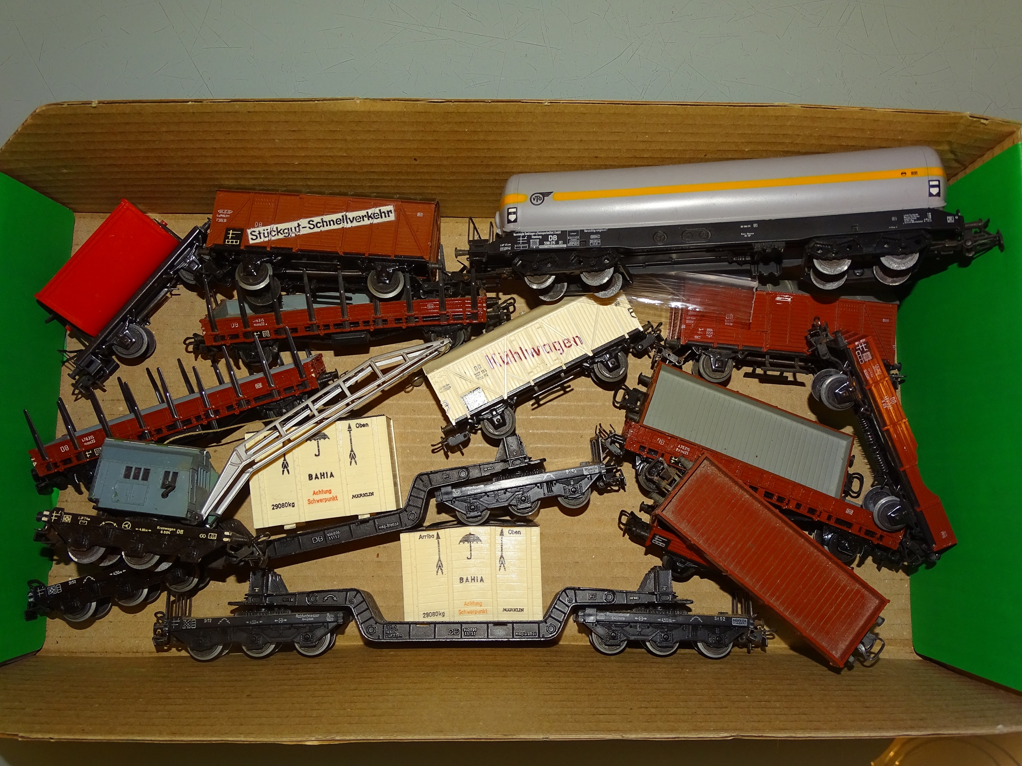 A group of mostly MÄRKLIN wagons as lotted - F/VG, unboxed (15)