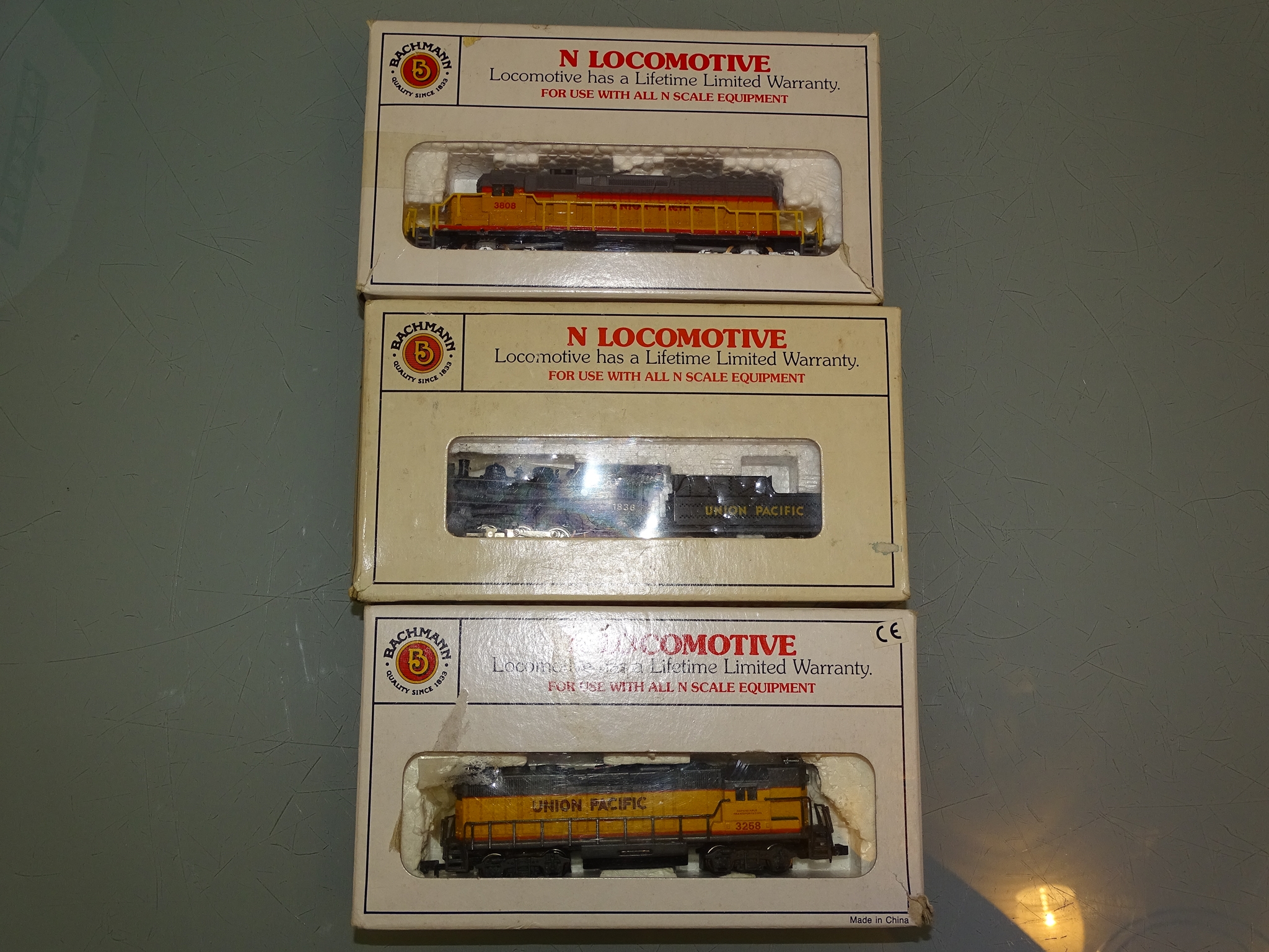 N GAUGE - GROUP OF AMERICAN OUTLINE LOCOS by BACHMANN all in UNION PACIFIC LIVERY (2 x diesel, 1 x