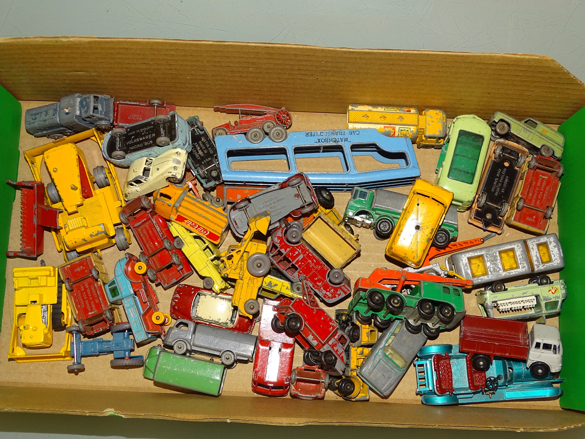 A tray of mixed diecast cars, vans, lorries etc by MATCHBOX in playworn condition - P/G - unboxed (